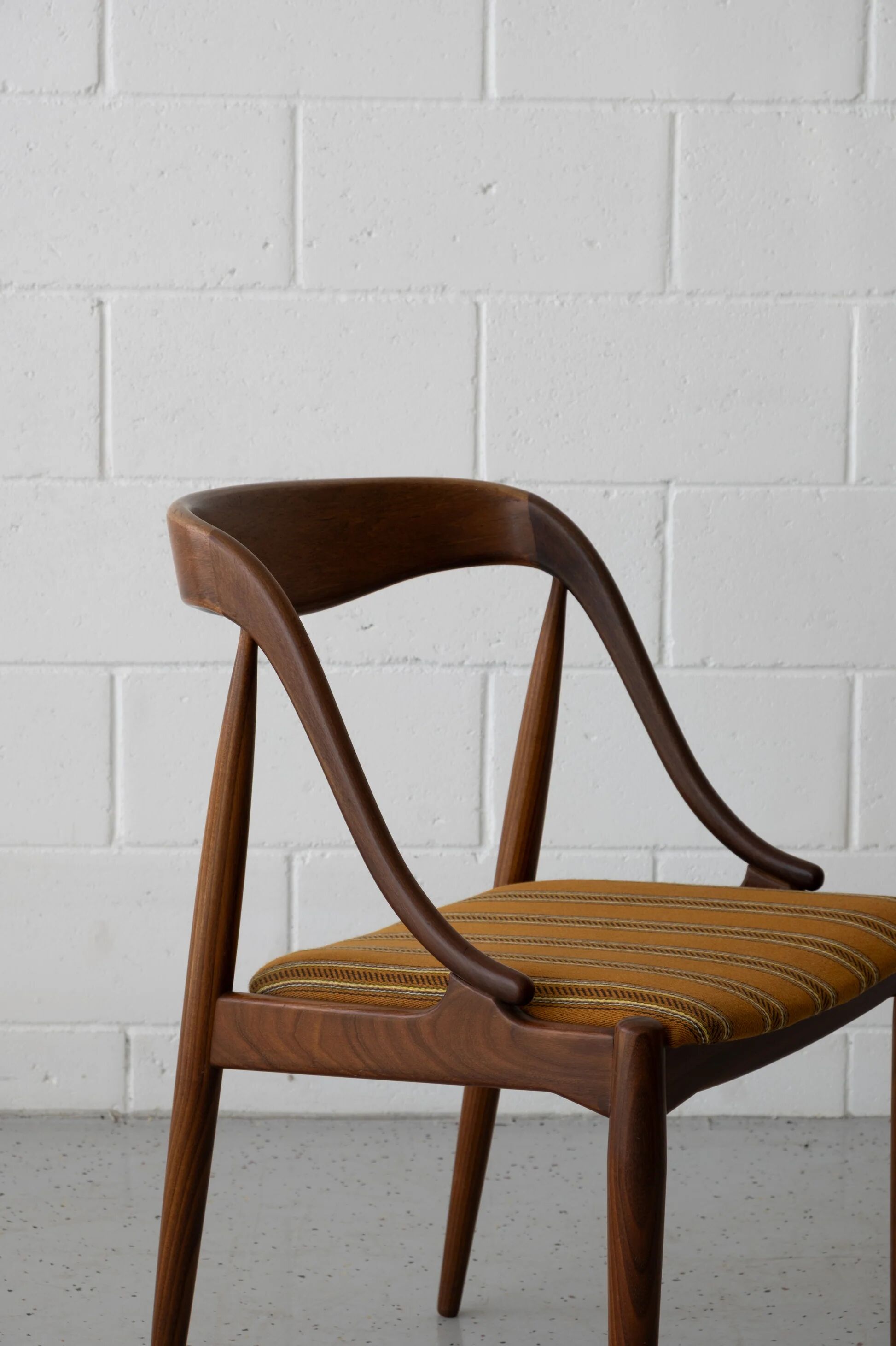 Johannes Andersen Model 16, set of 6 (re-upholstery included)