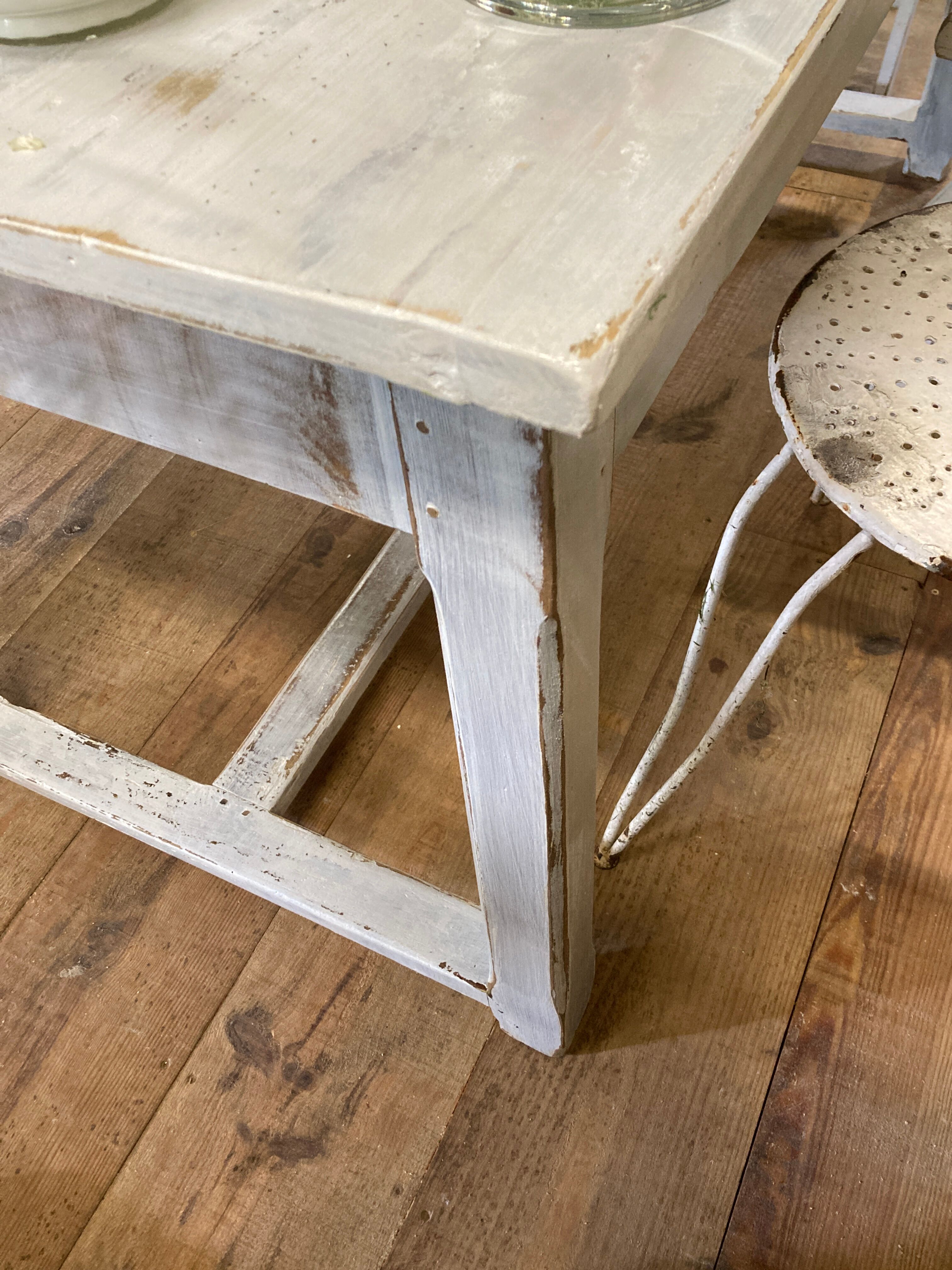 Farmhouse table 6 people white patinated in rectangular solid oak