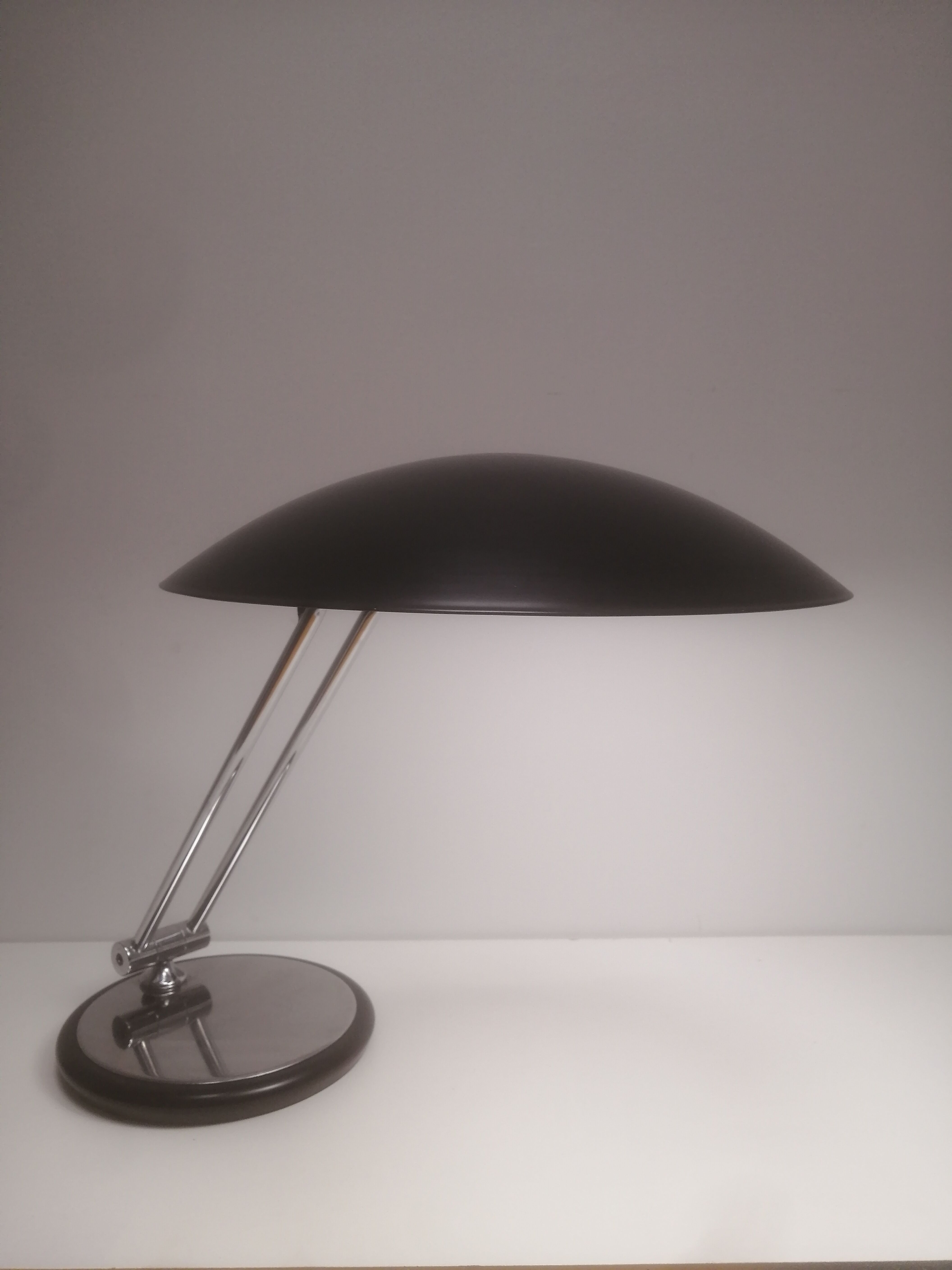 Aluminor desk lamp