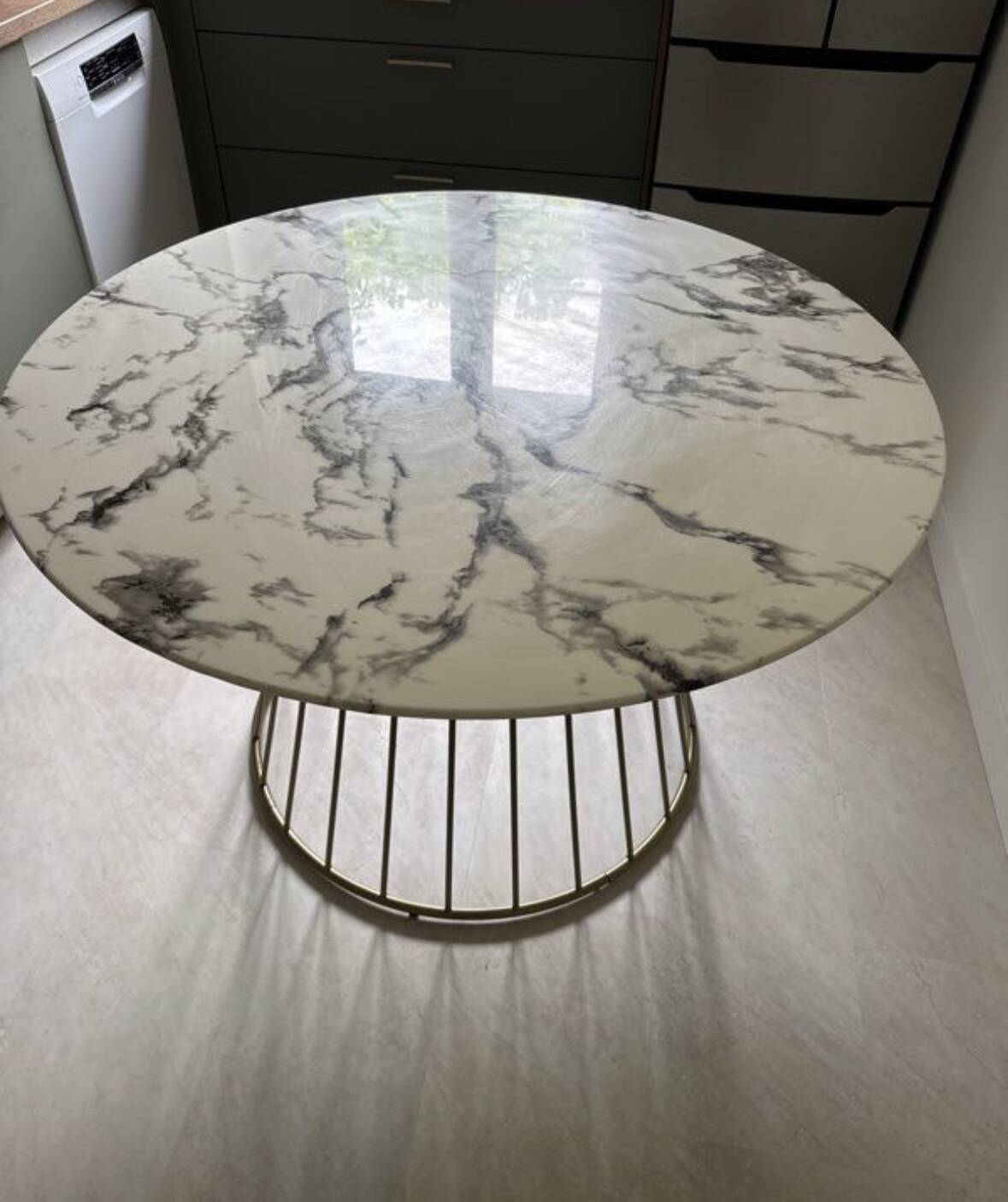 Round table 120cm