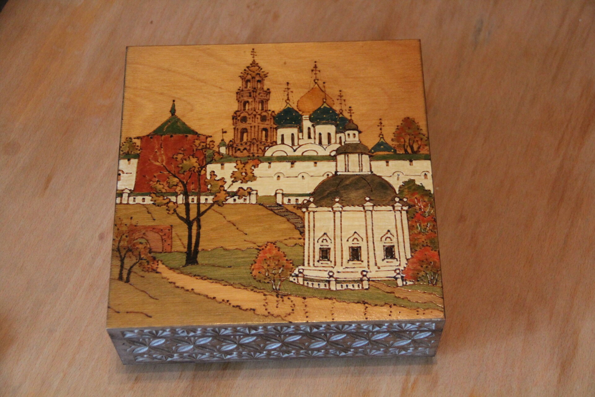 Hand-painted engraved and painted wooden box, seen from Moscow