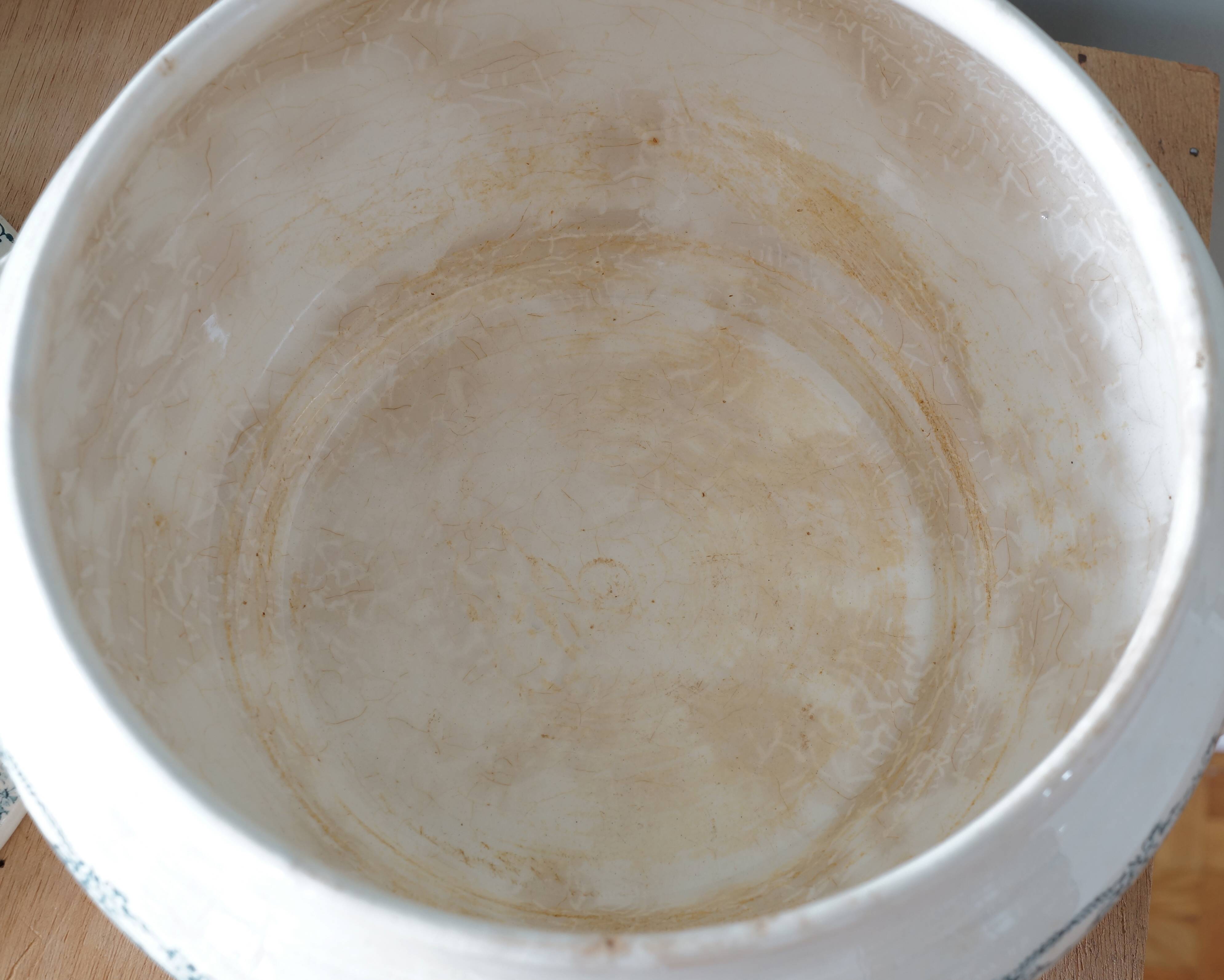 Earthenware tureen tureen