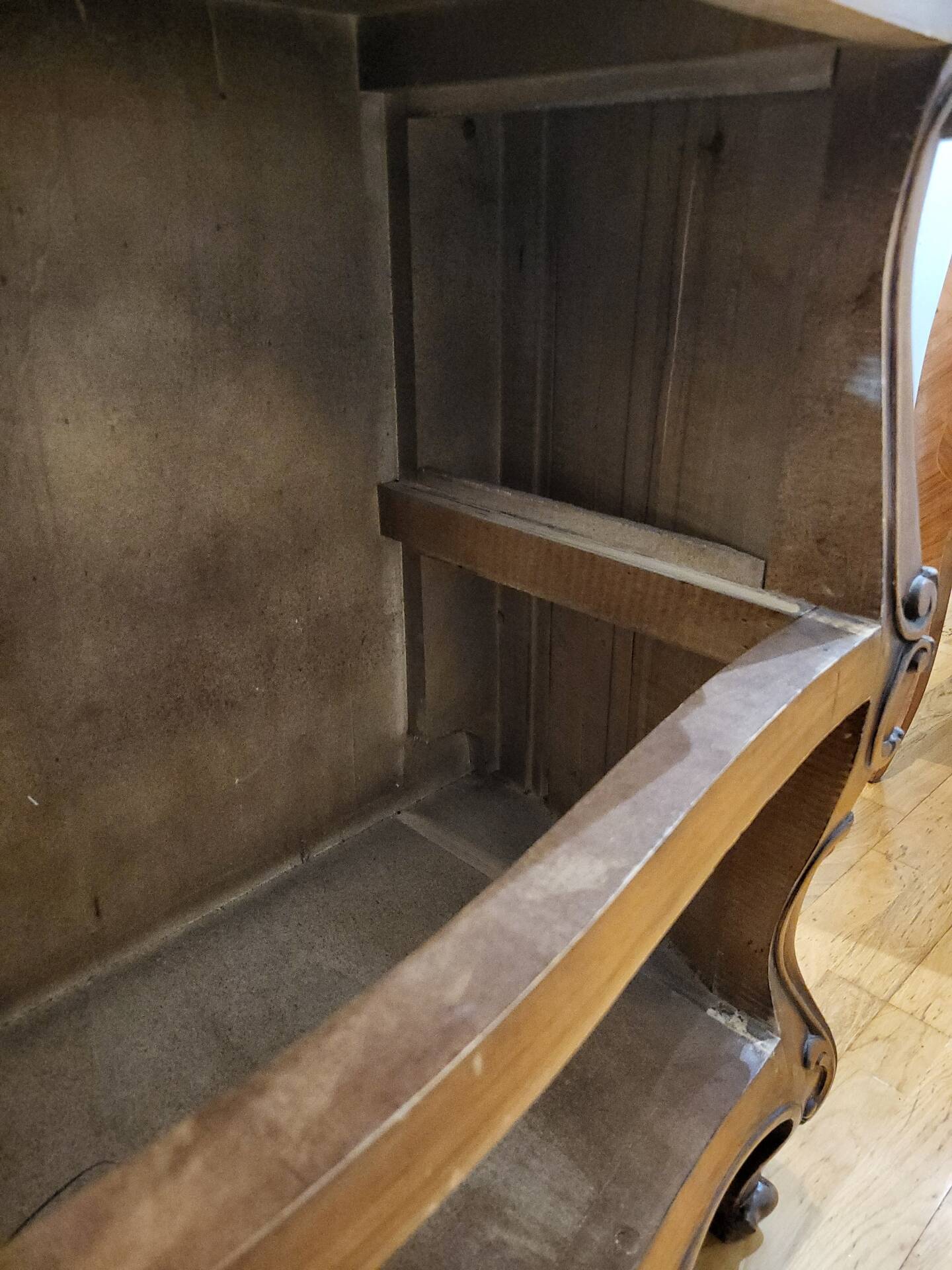 Provençal commode in Nîmes, Louis XV style