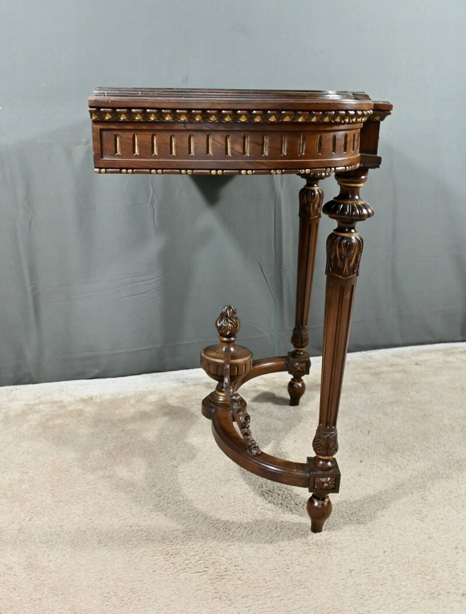Jardinière Console en Noyer, style Louis XVI – Milieu XIXe