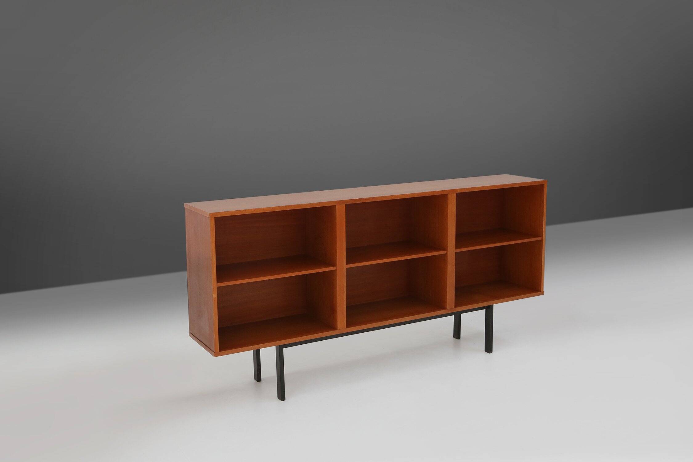 Ensemble de trois cabinets en teck du milieu du siècle, Belgique, années 1960.