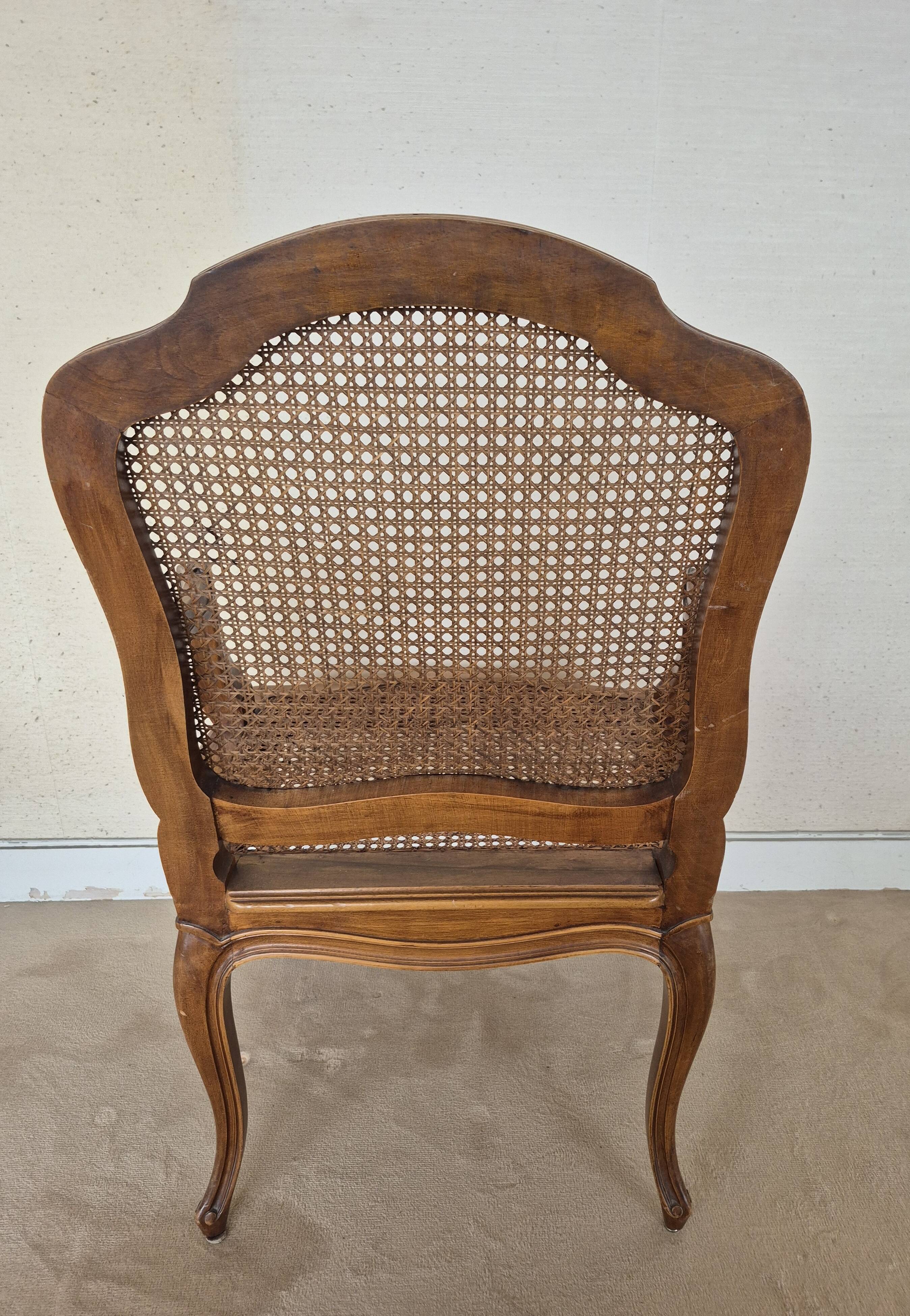 Fauteuil style Régence en bois et cannage