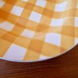 6 hollow plates with yellow and white checkered