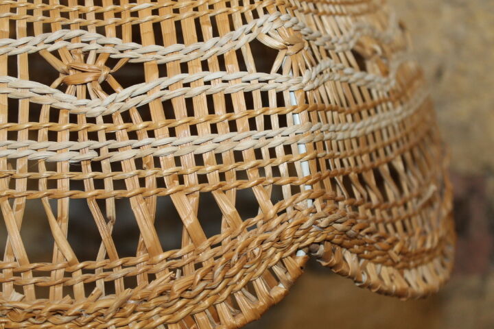 Braided straw suspension