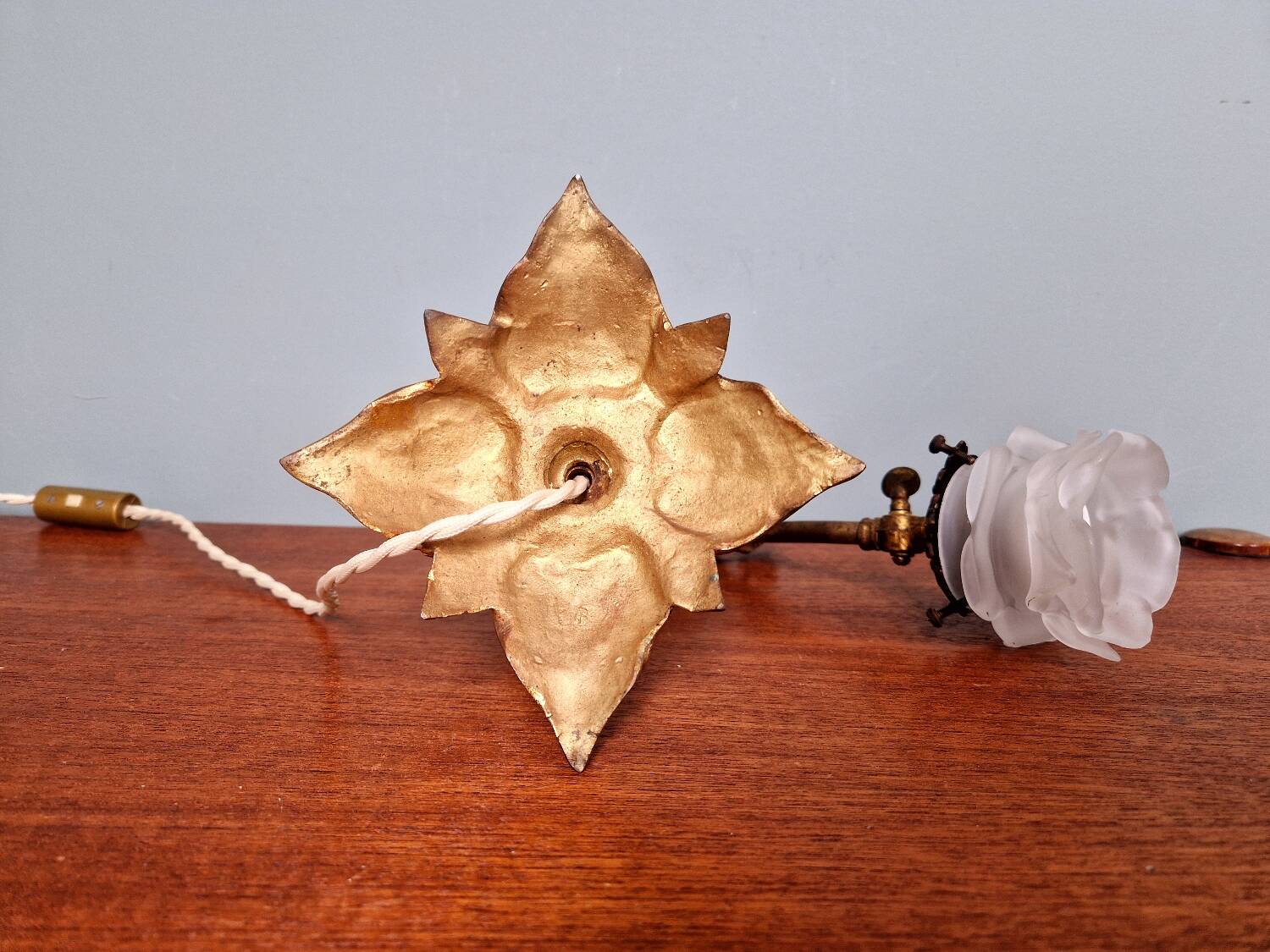 Gilt bronze table lamp, floral decoration, 1910s-20s