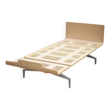 Legnoletto bed by Alfredo Häberli model LL4 by Alias, bed or daybed.
