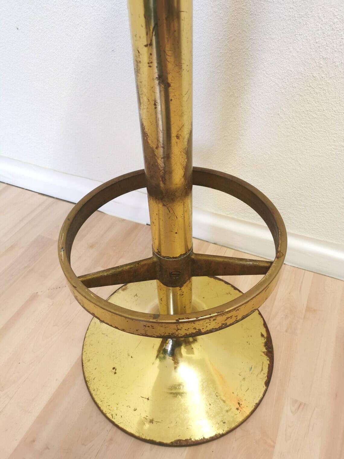 Tabouret de bar en laiton et cuir, Italie milieu XXème