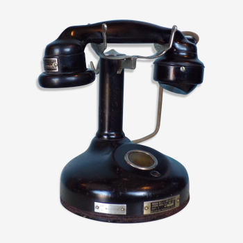 Téléphone à colonne vintage en bakélite