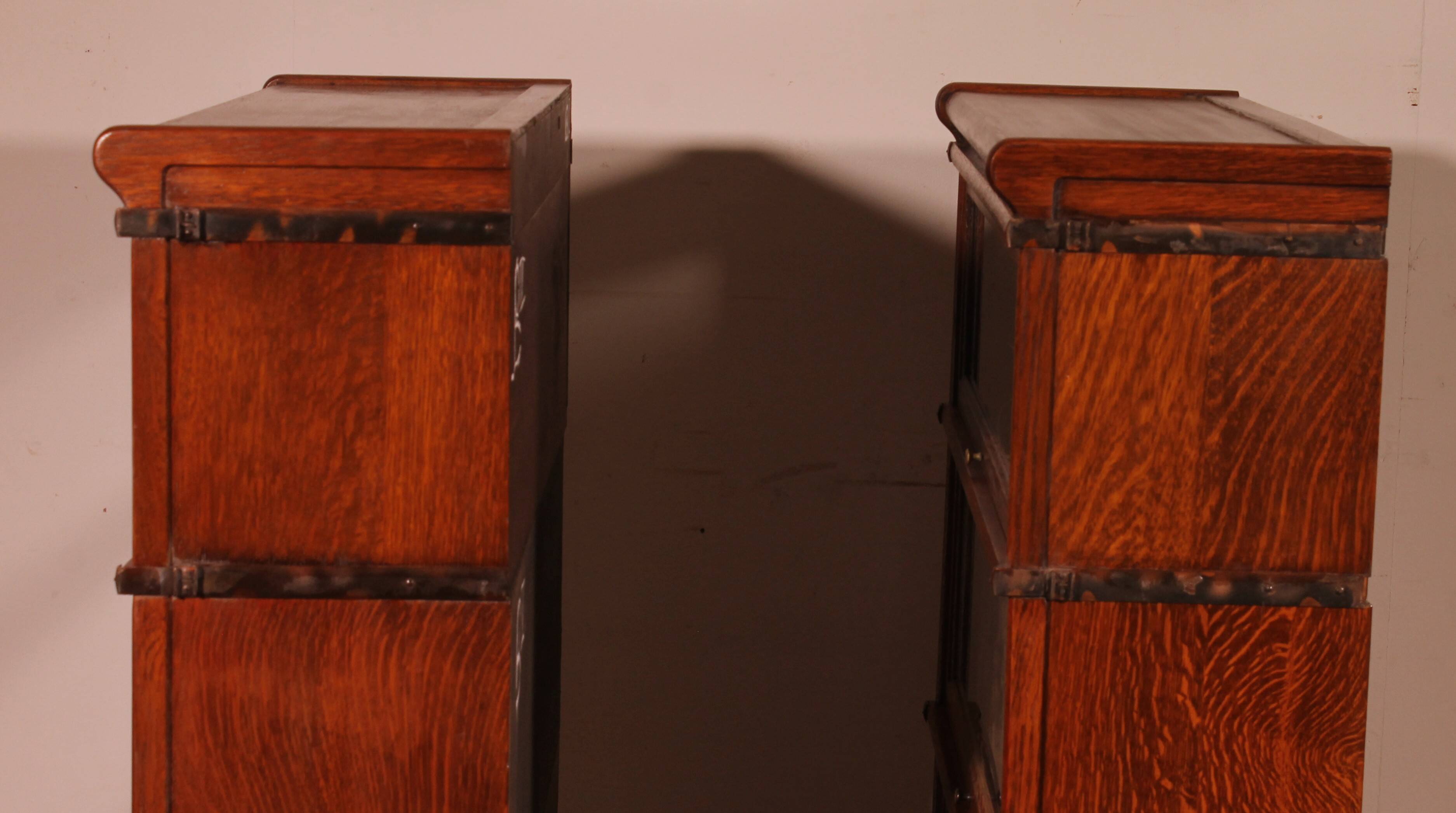 pair of Globe Wernicke London bookcases in oak circa 1900