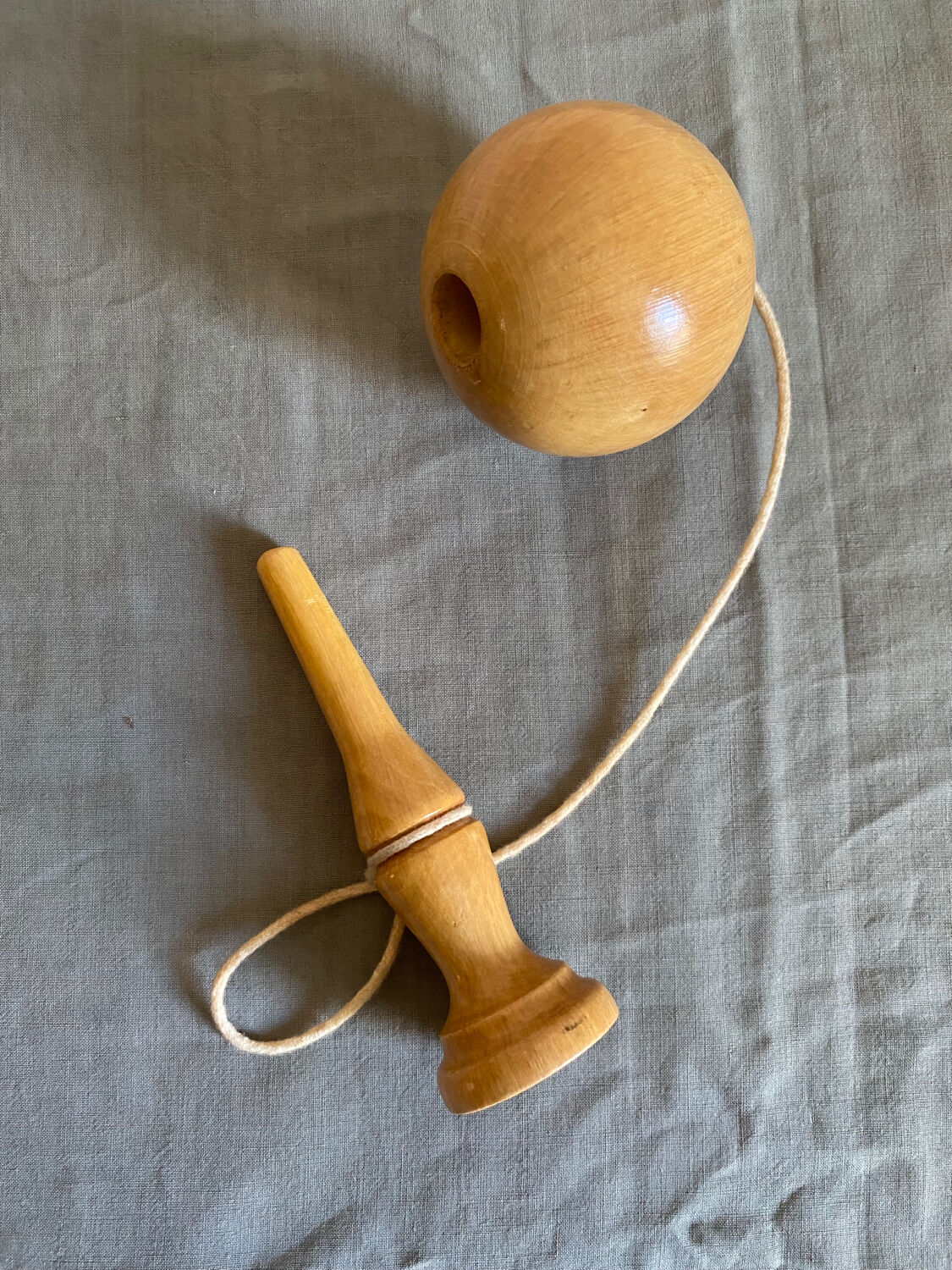 Bilboquet en bois