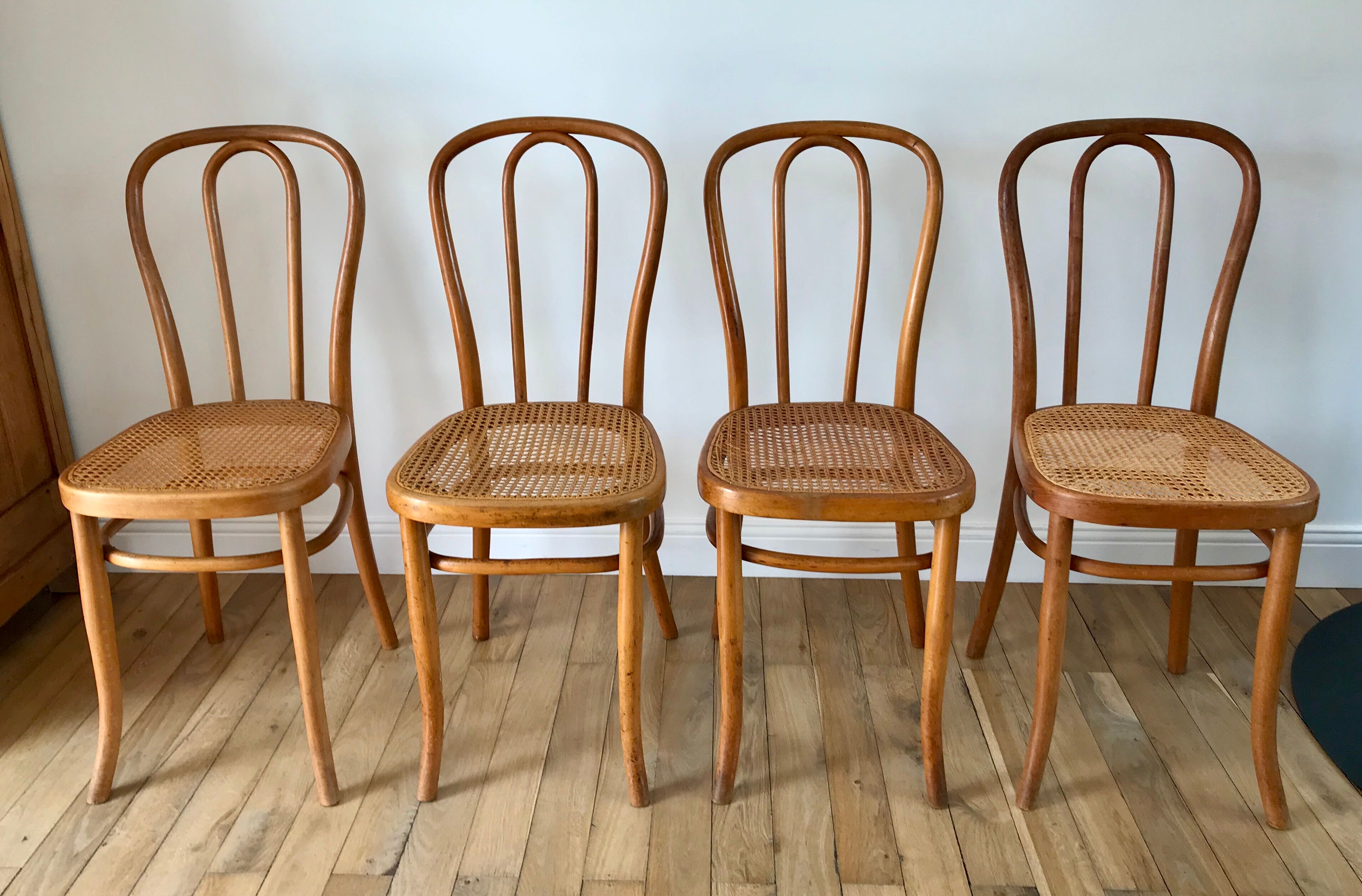 Set of 4 cane chairs in bentwood and honey-coloured cane thonet early 20th century