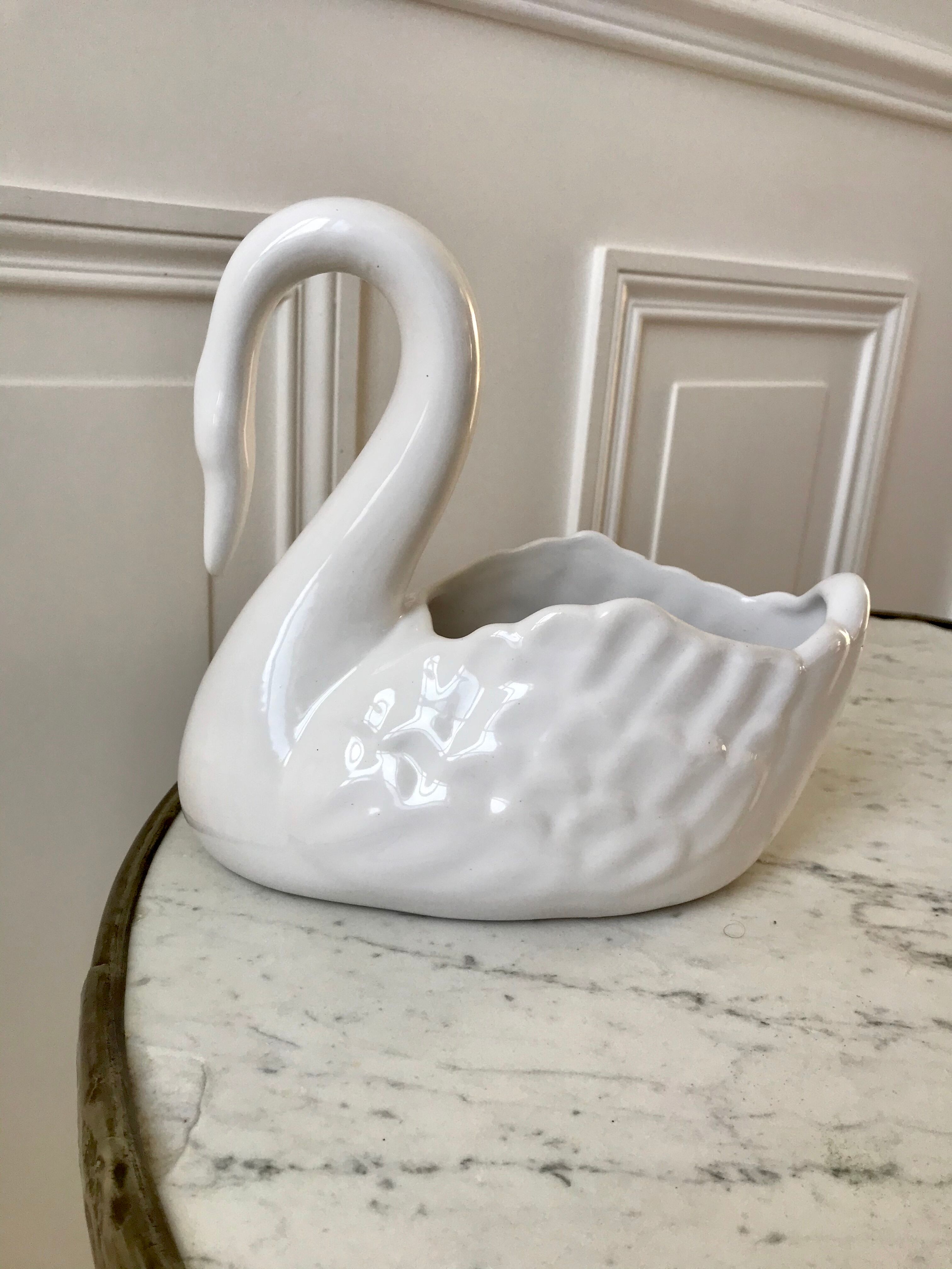 White ceramic swan pot cover 50/60s