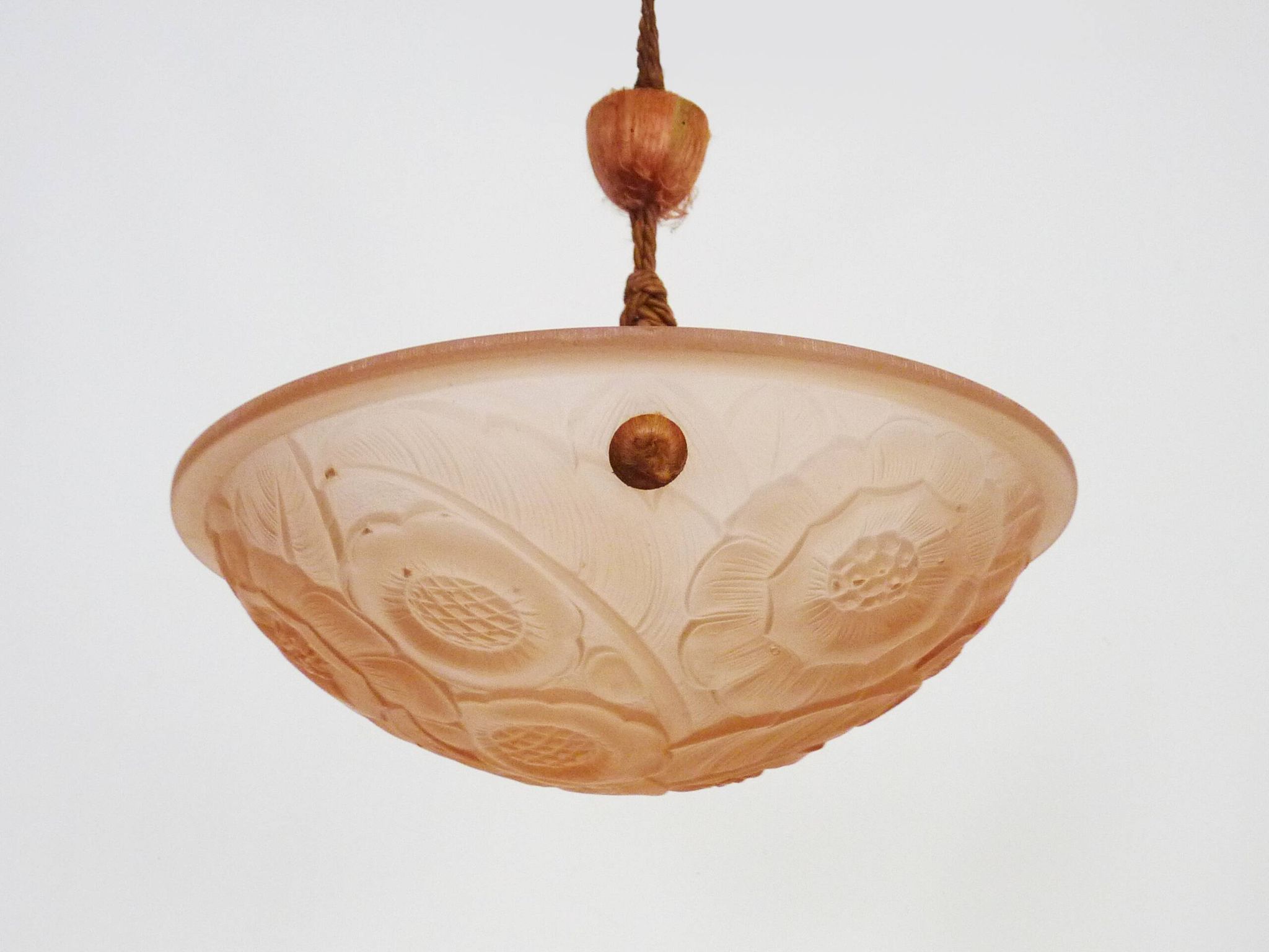 Antique chandelier, Art Deco floral basin pendant light 1 light, in pink glass paste. 1930s