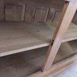 Library showcase two bodies in solid oak