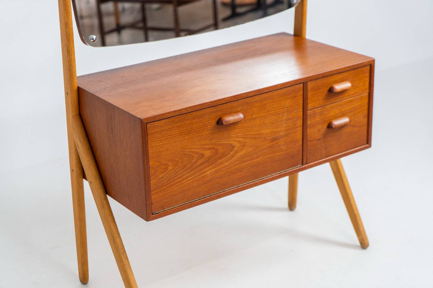 Iconic hairdresser from Ølholm Møbelfabrik (Denmark, 1960s).