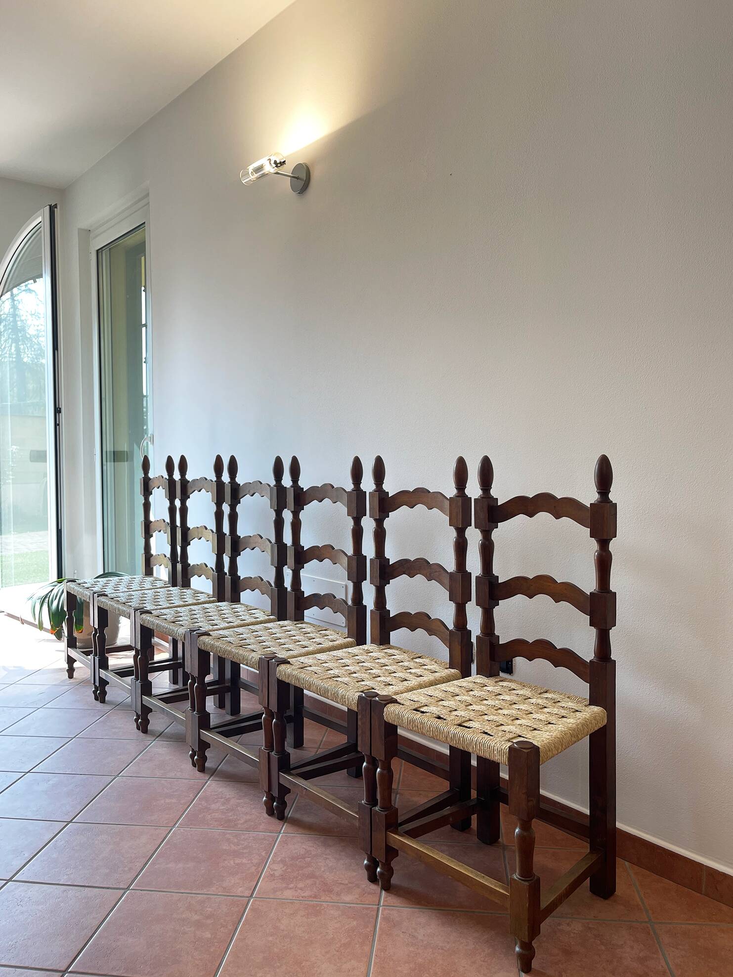 6 chaises italiennes rustiques, restaurées, années 1950