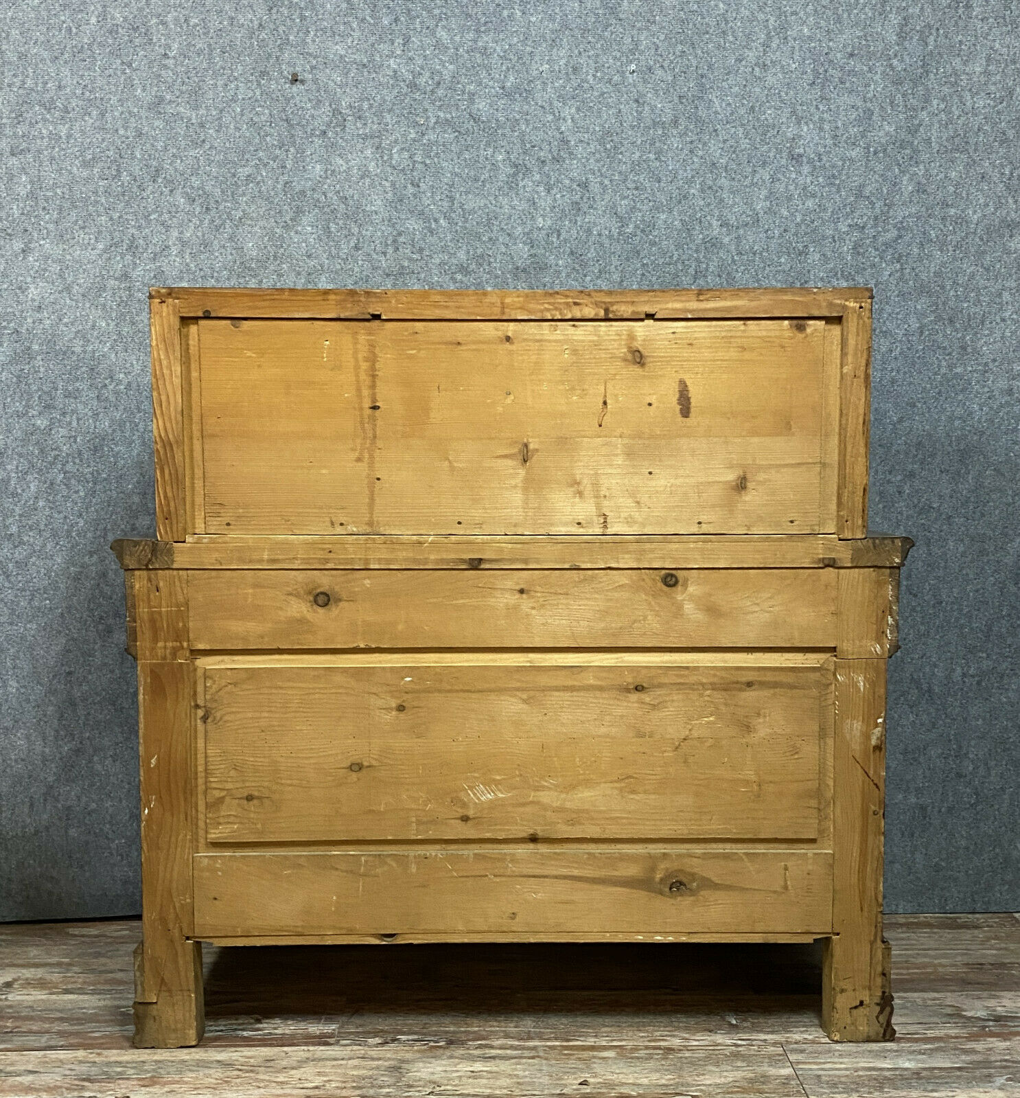Commode scriban era Louis Philippe in walnut bramble around 1830