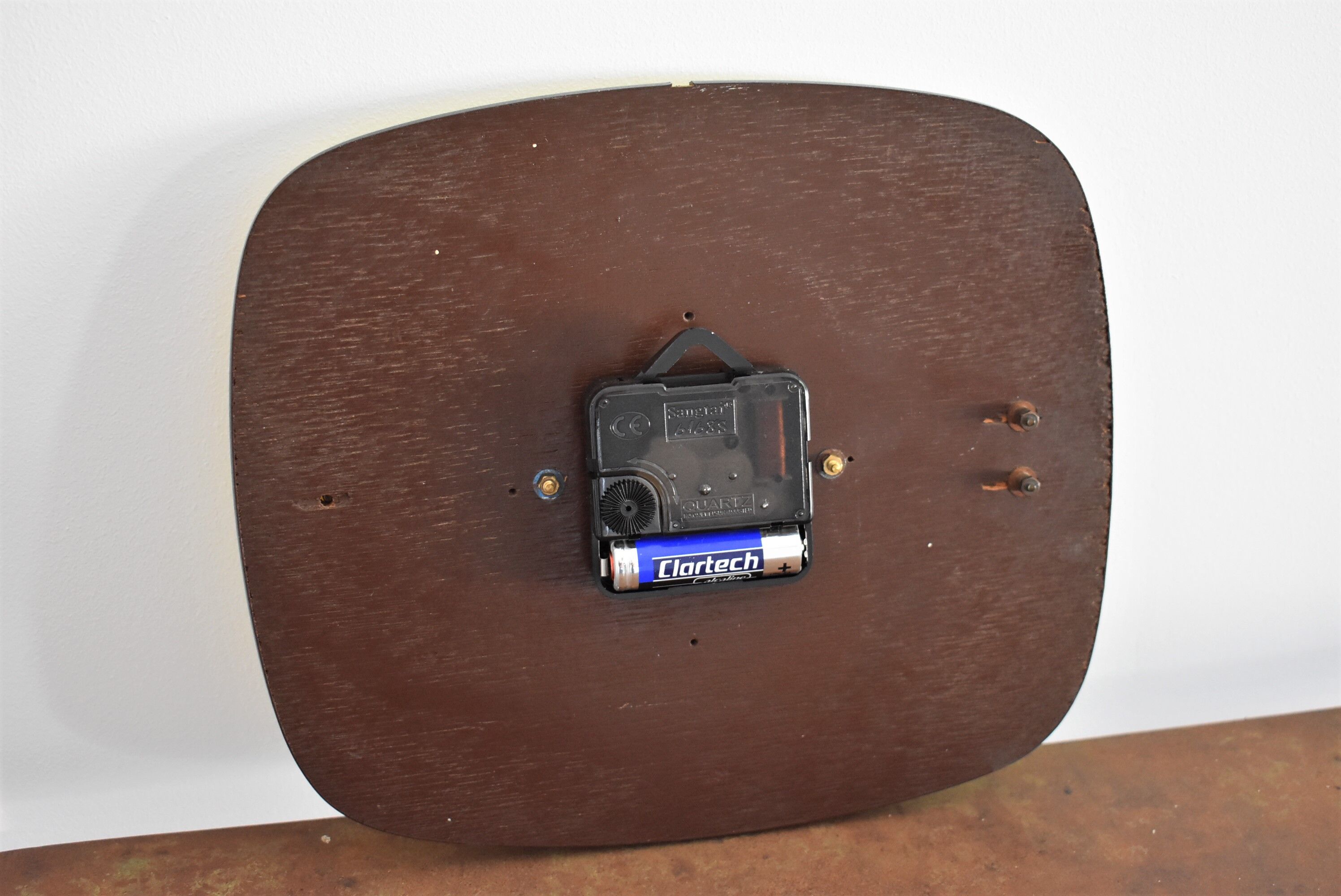 Vintage yellow formica pendulum