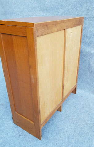 Furniture in oak and Oak veneer double curtain
