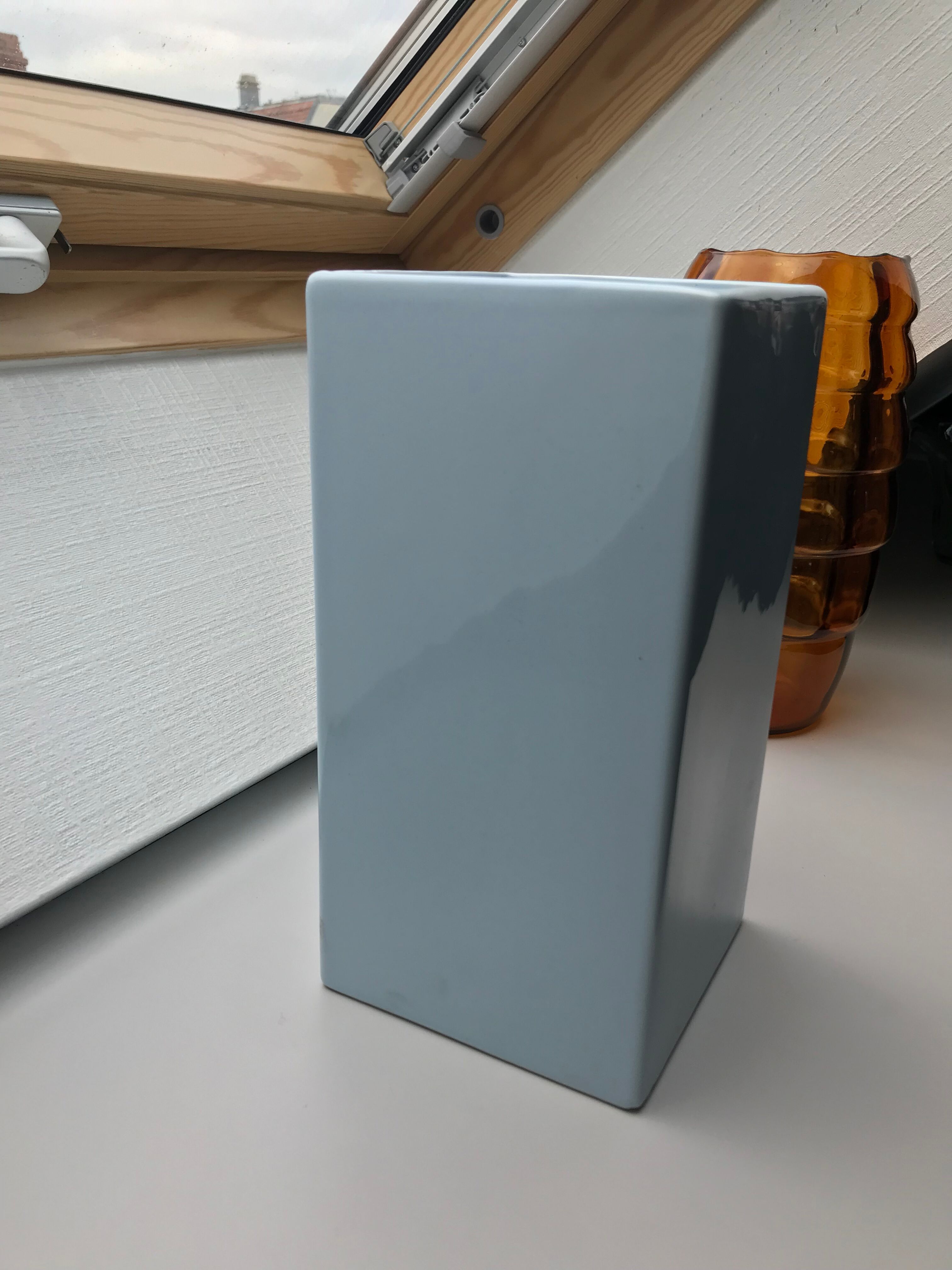 Sky blue geometric vase