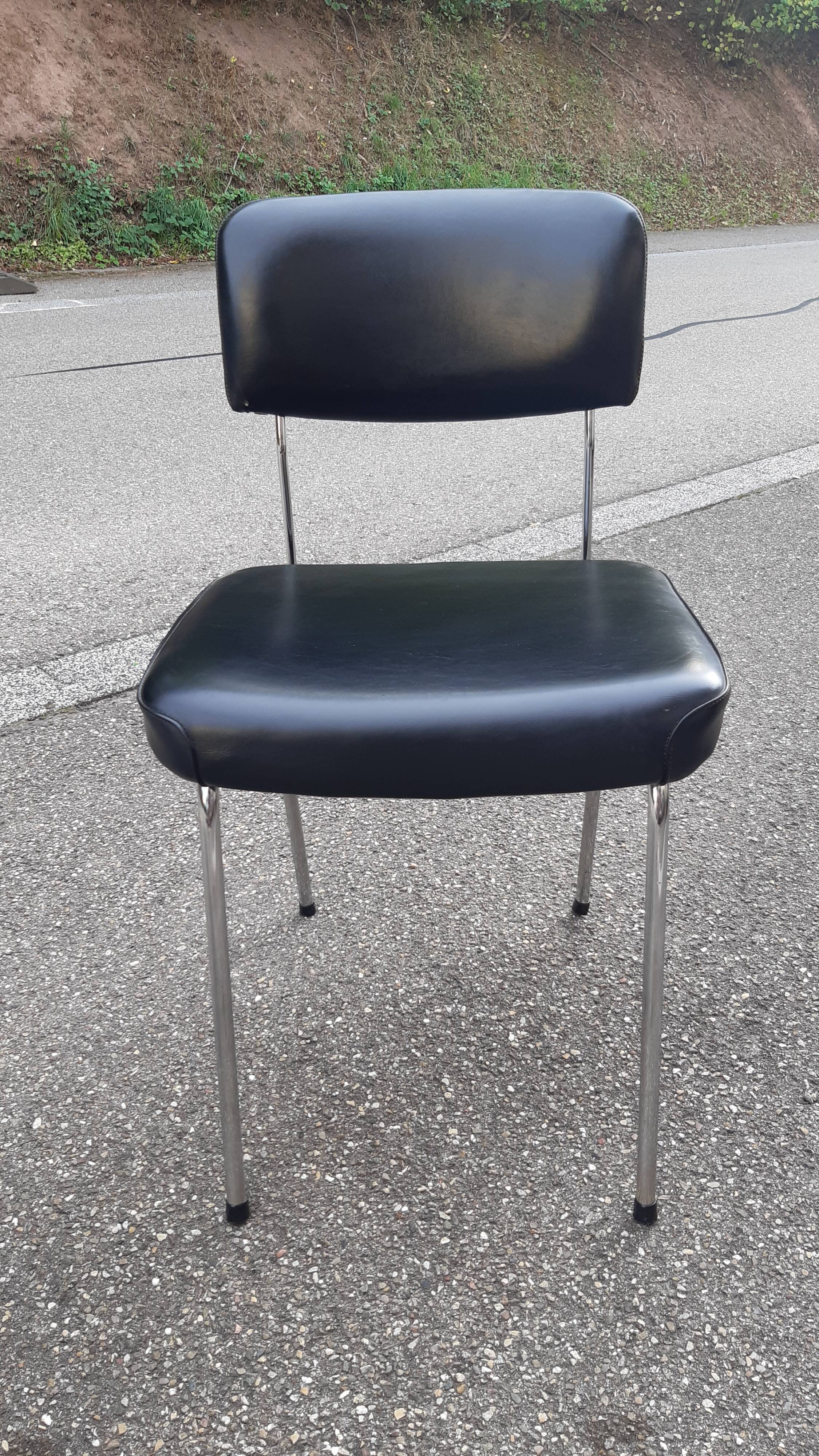 2 vintage office chairs 1970