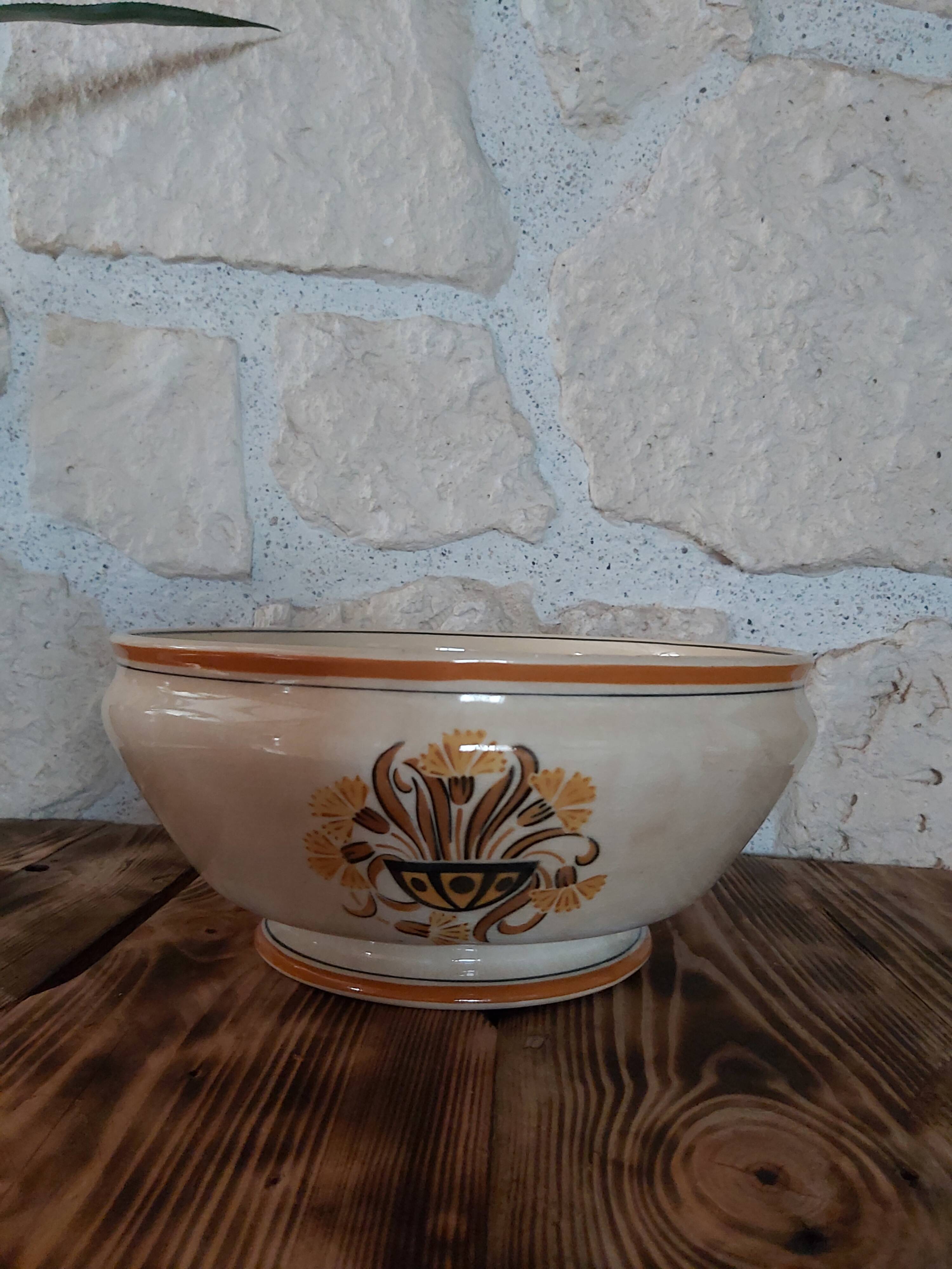 Salad bowl Creil and Montereau pattern Carnations