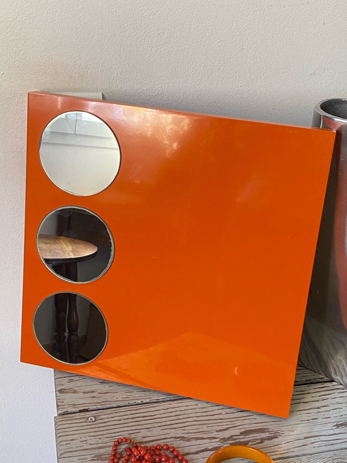 Miroir de type Space Age