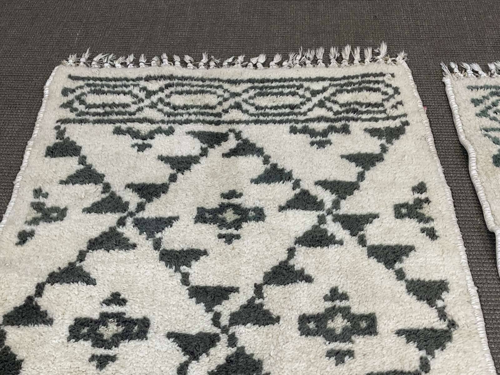 Paire de tapis marocains en laine fait main - 1m18x60cm.