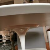 Table de salle à manger avec pied tulipe