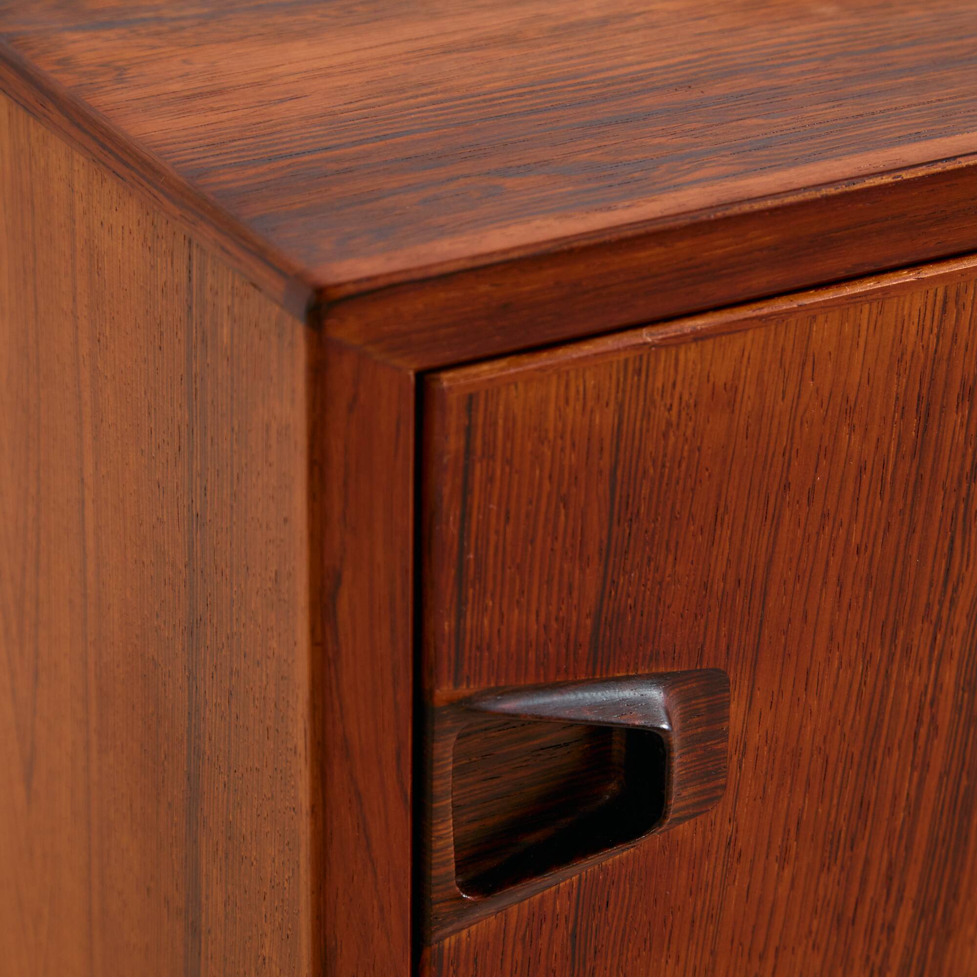 MK10673 Restored rosewood sideboard by Henry Rosengren Hansen for Brande Mø