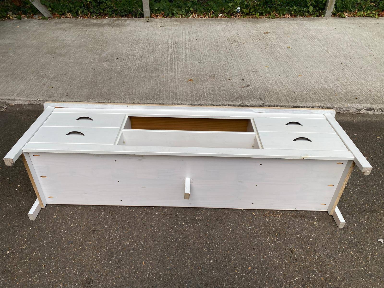 Scandinavian chic country TV unit in solid white and natural wood 160cm