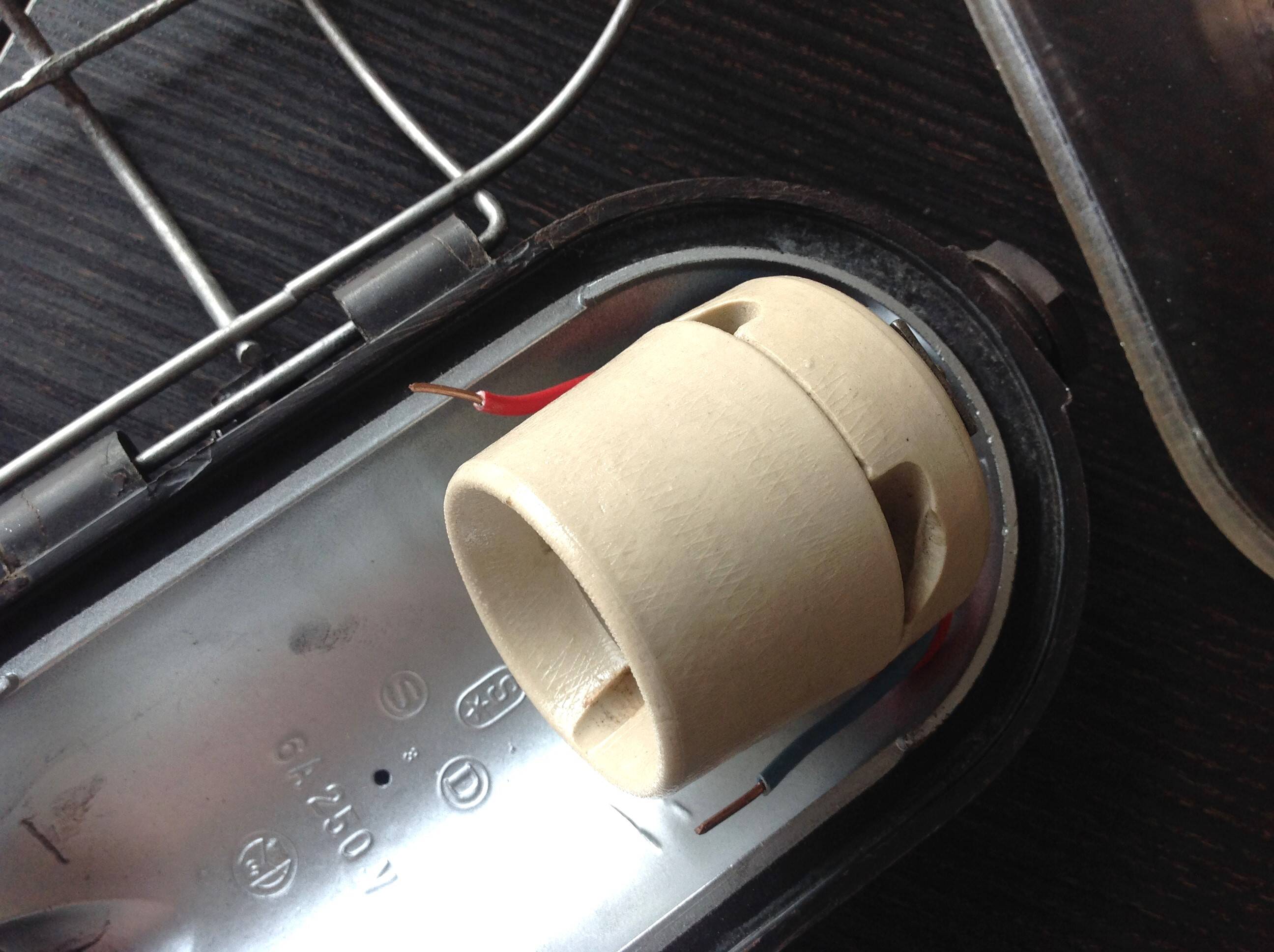 Industrial style porthole wall light, 50s-60s