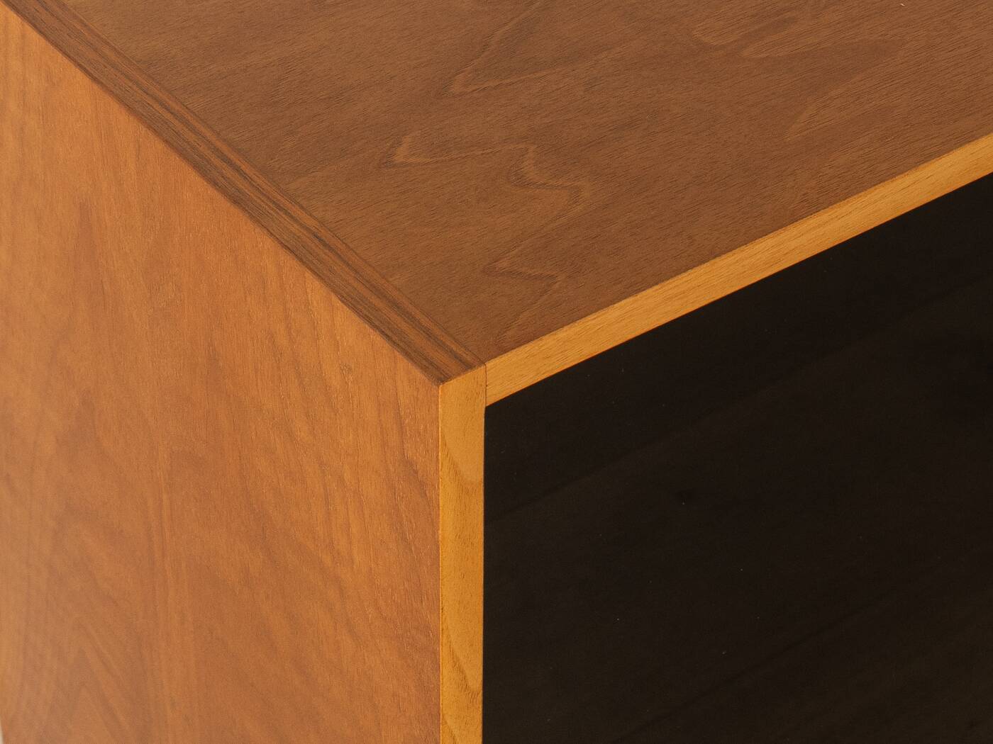 Commode classique des années 1950