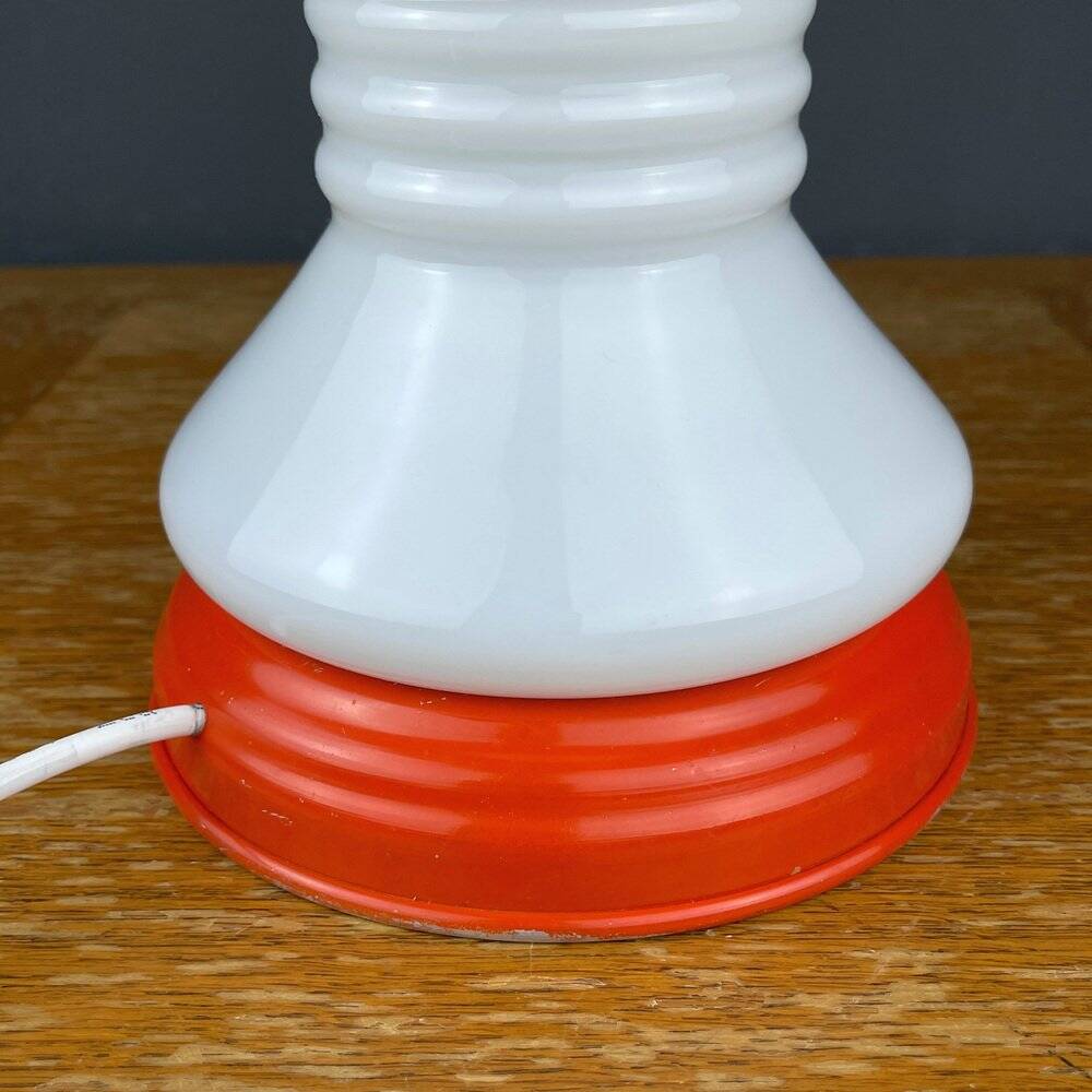 Vintage table lamp in white opaline glass, Italy, 1970s