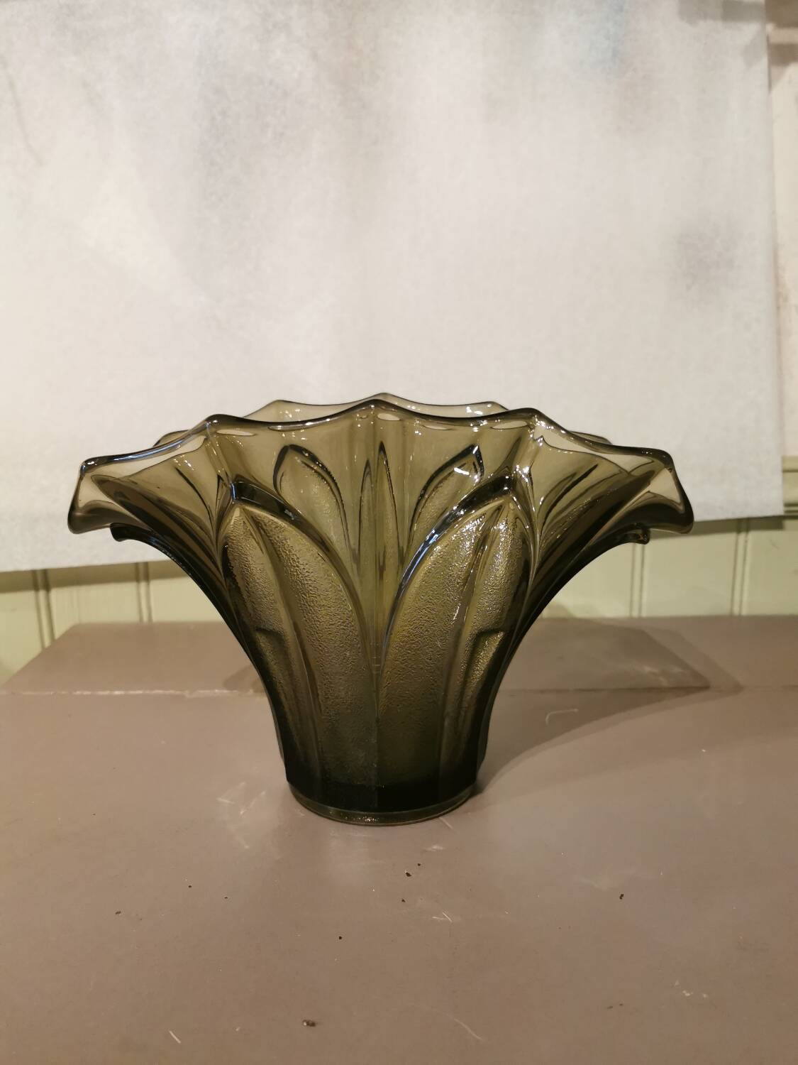 Art Deco vase in polished and frosted smoked glass