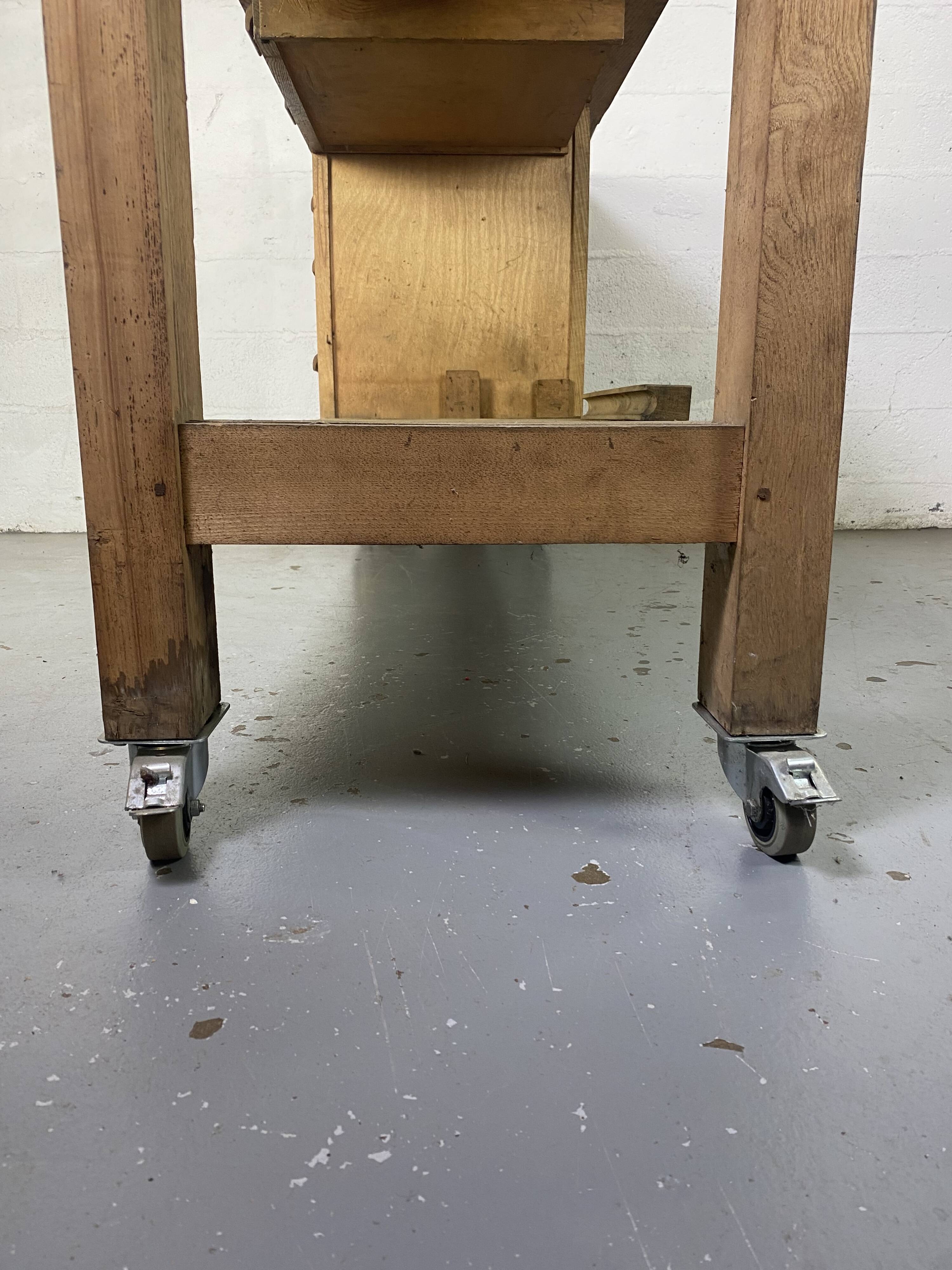 Workbench on wheels - 225 cm