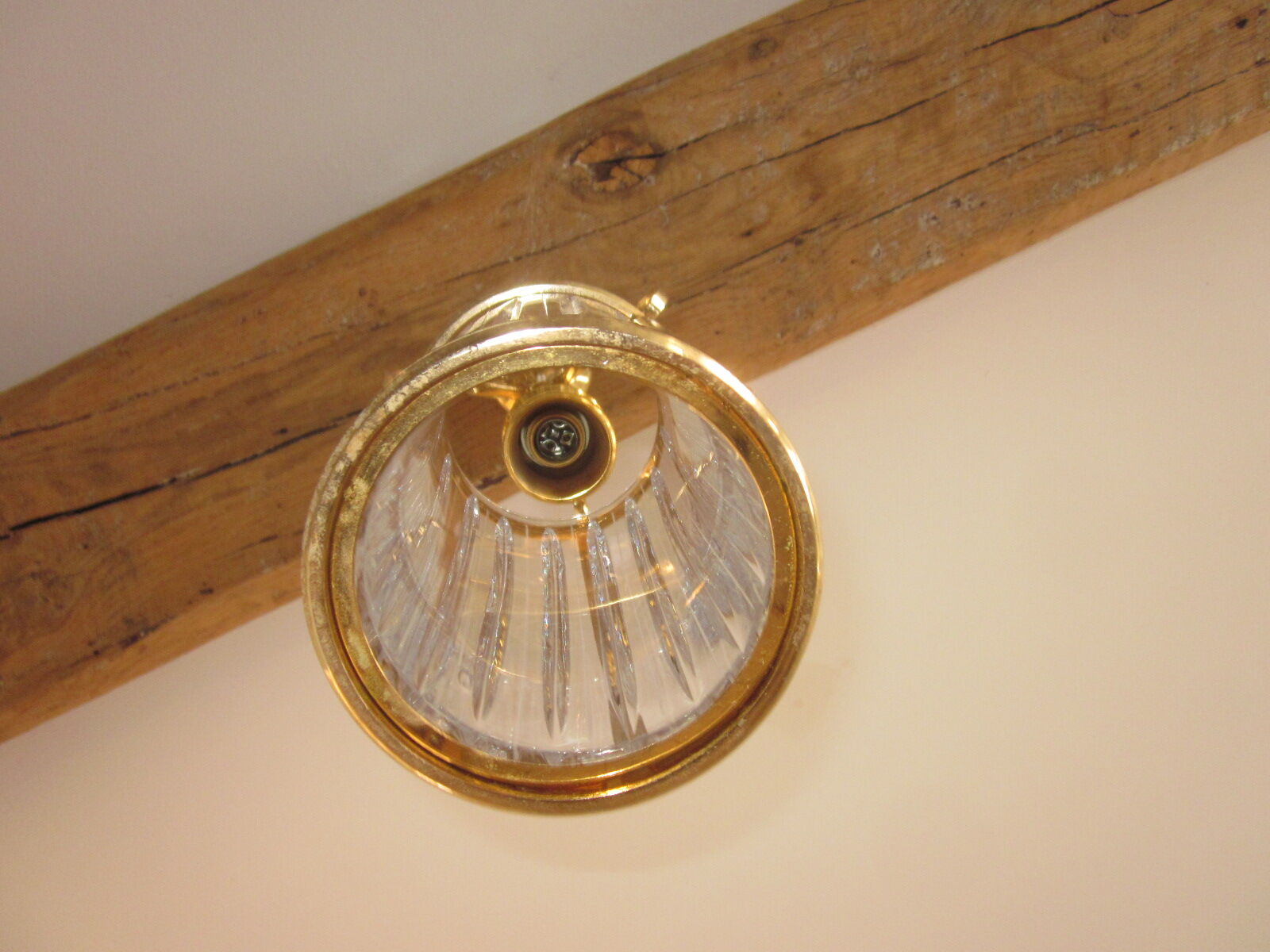tailled crystal and brass hanging