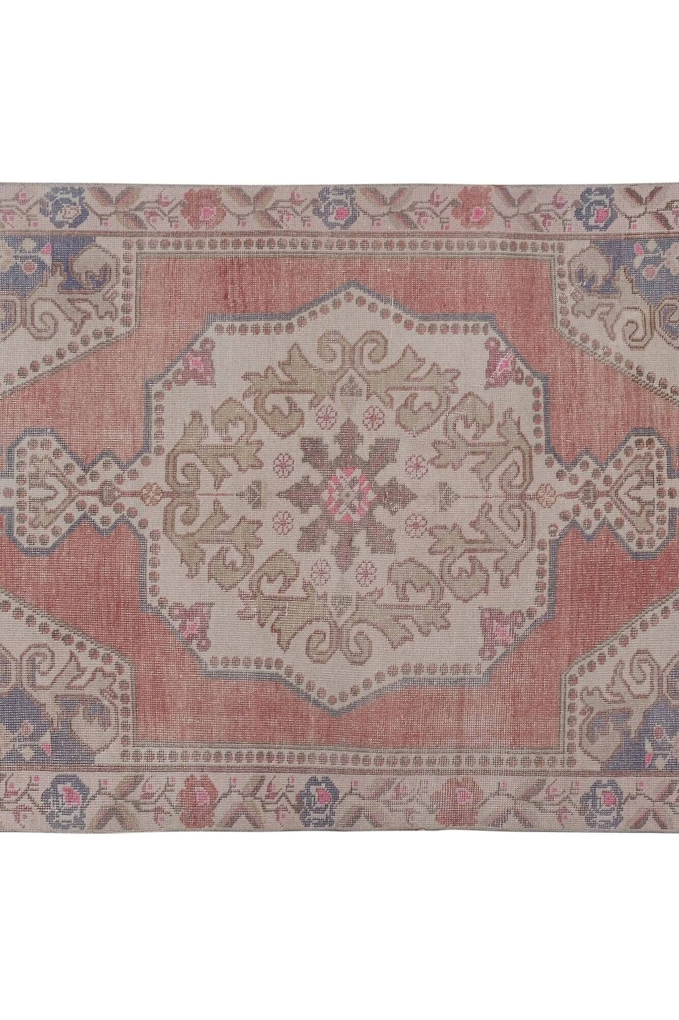 Vintage handmade Turkish rug 135x225 cm