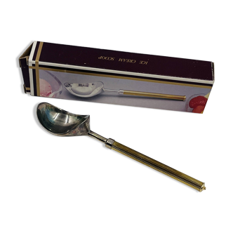 Vintage ice cream scoop with box