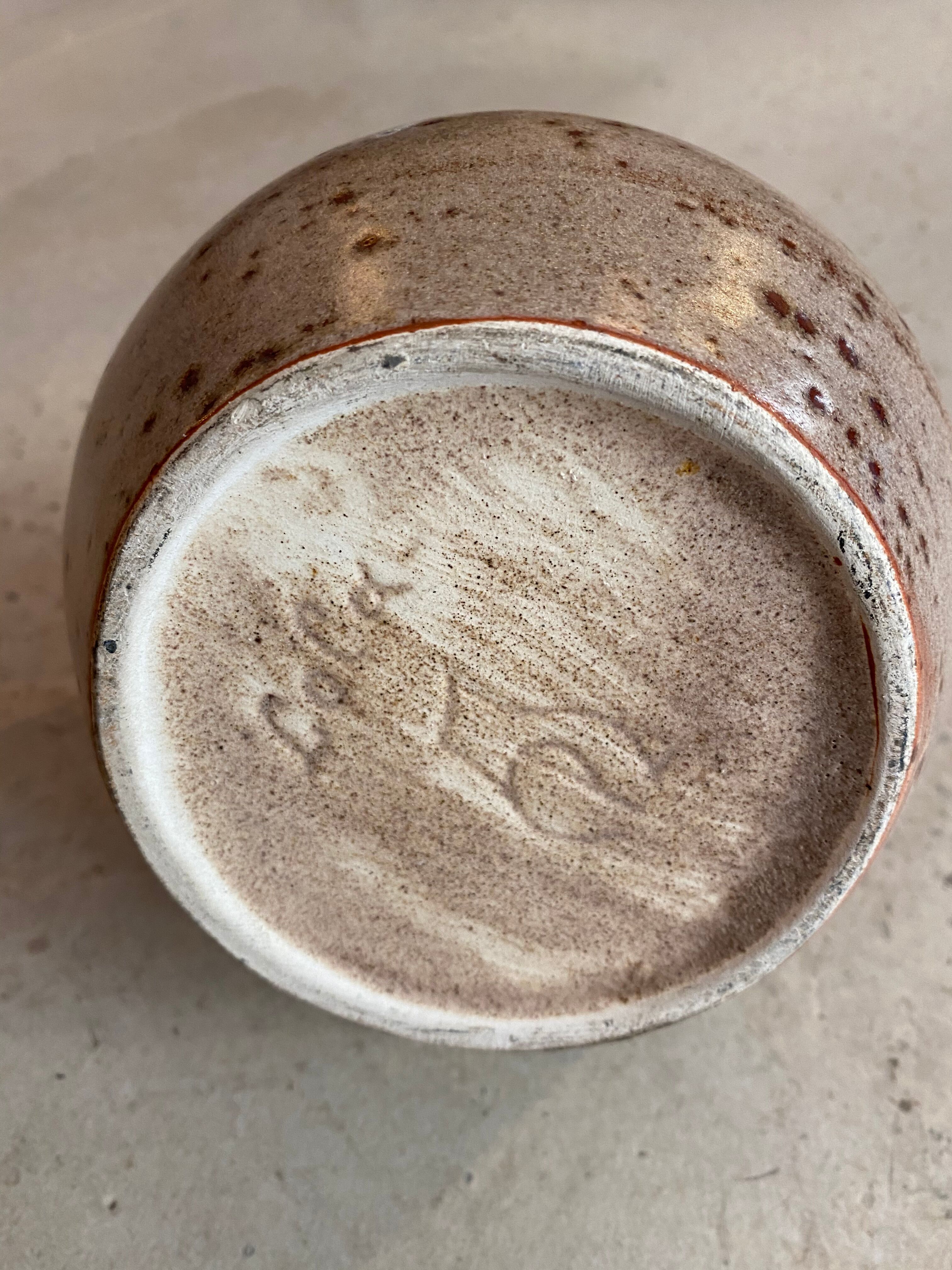 Potiche in pirité sandstone