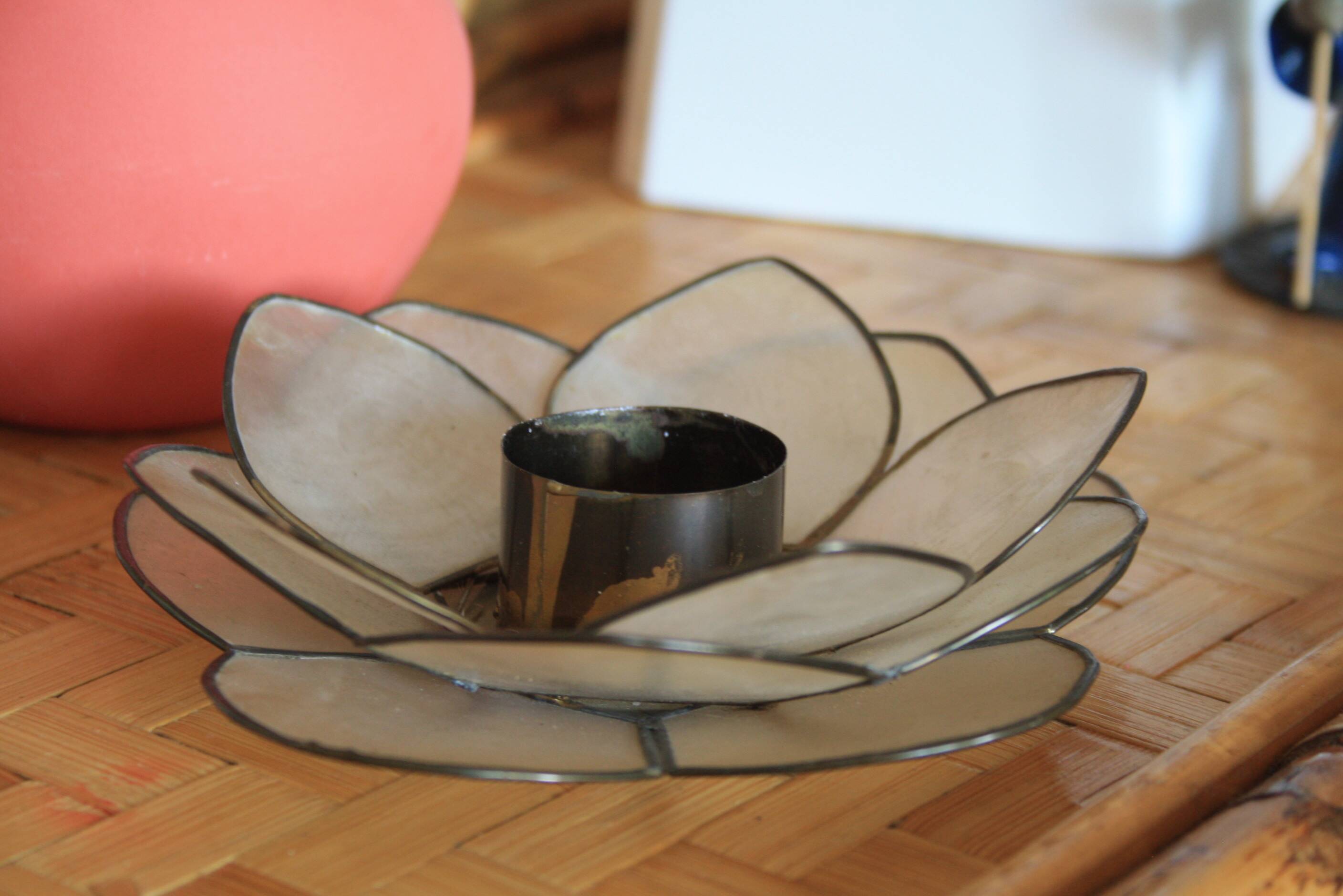 Mother-of-pearl lotus flower candle holder