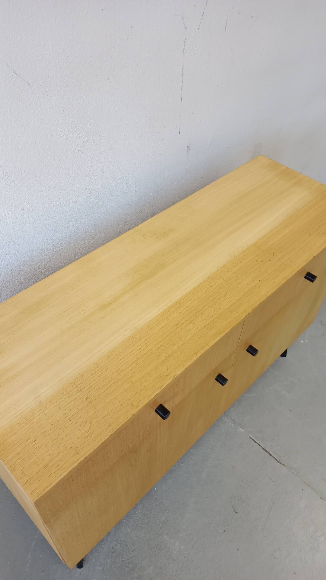 Clear buffet with 2 doors
