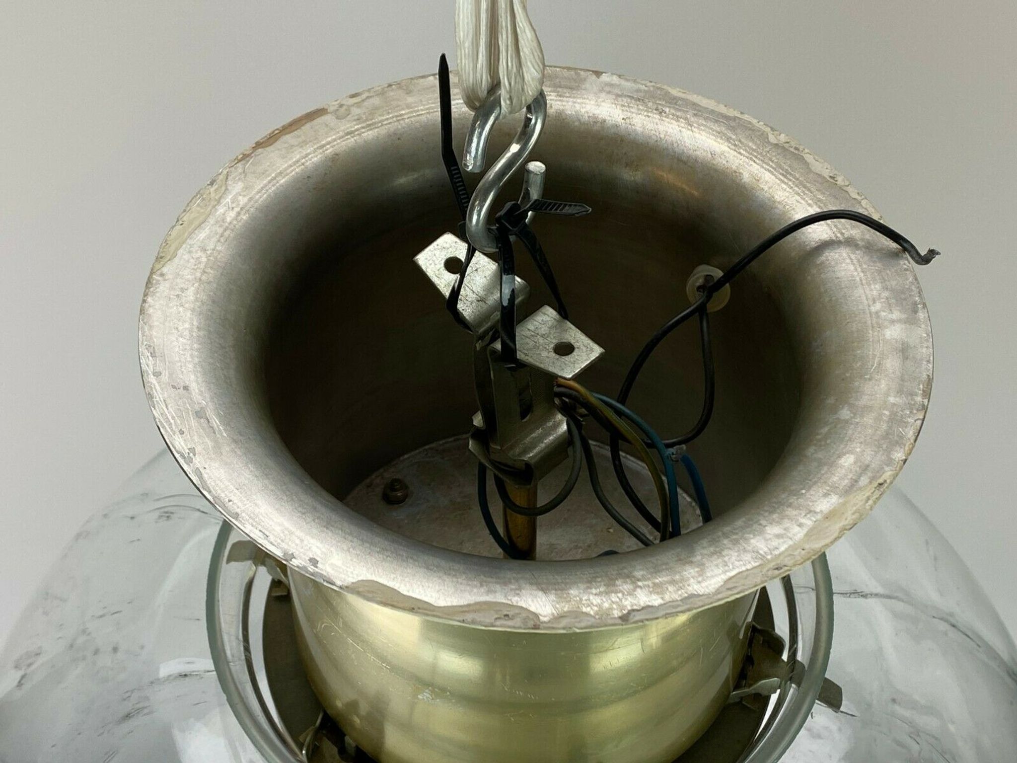 Plafonnier à boule doria en verre espace age design