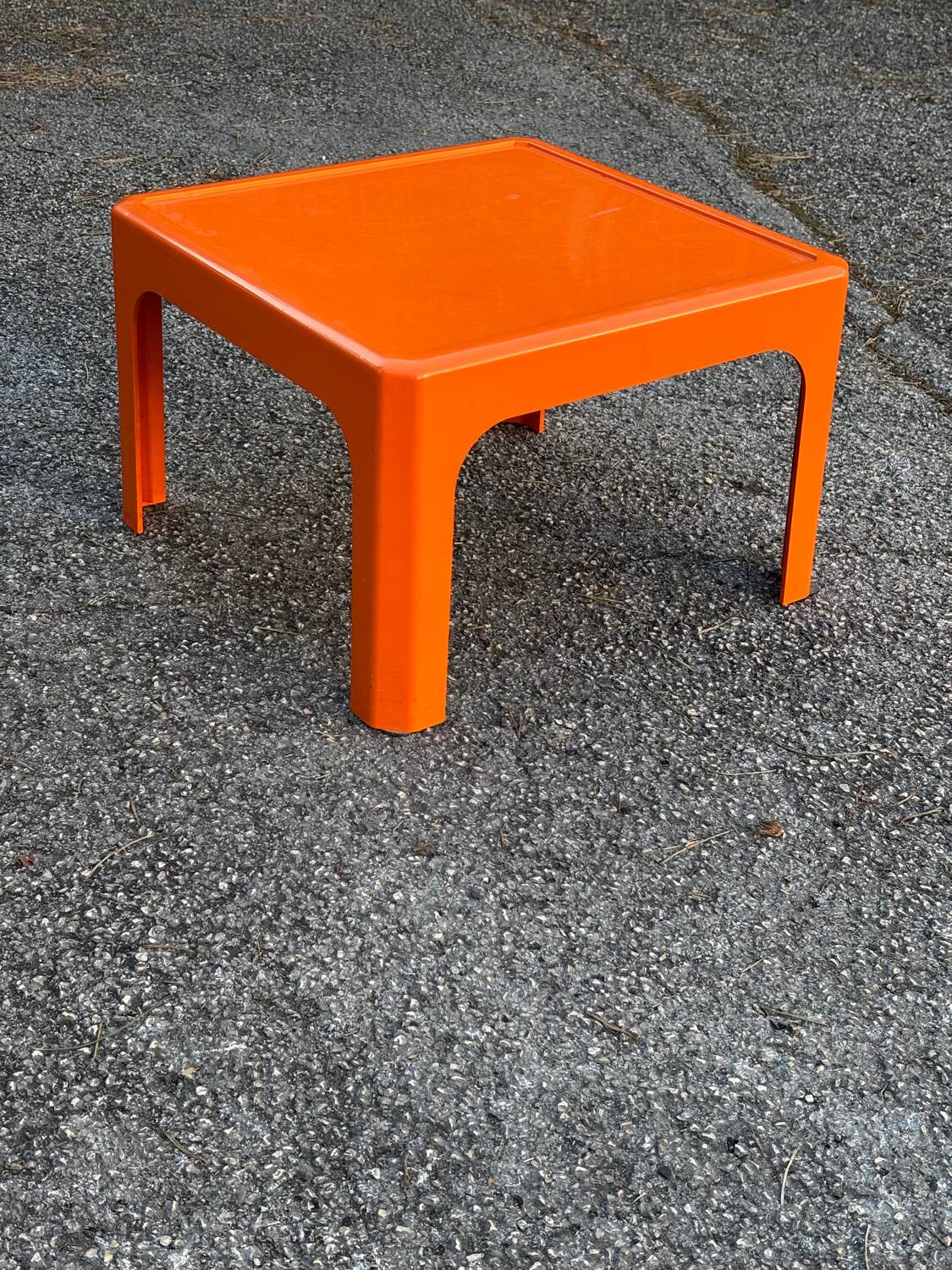 Gilac vintage orange coffee table