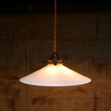 Opaline suspension