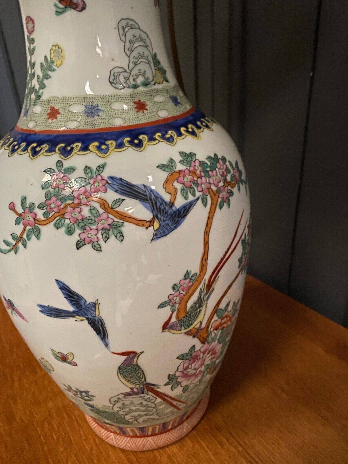 20th century Chinese lamp decorated with birds, red stamp